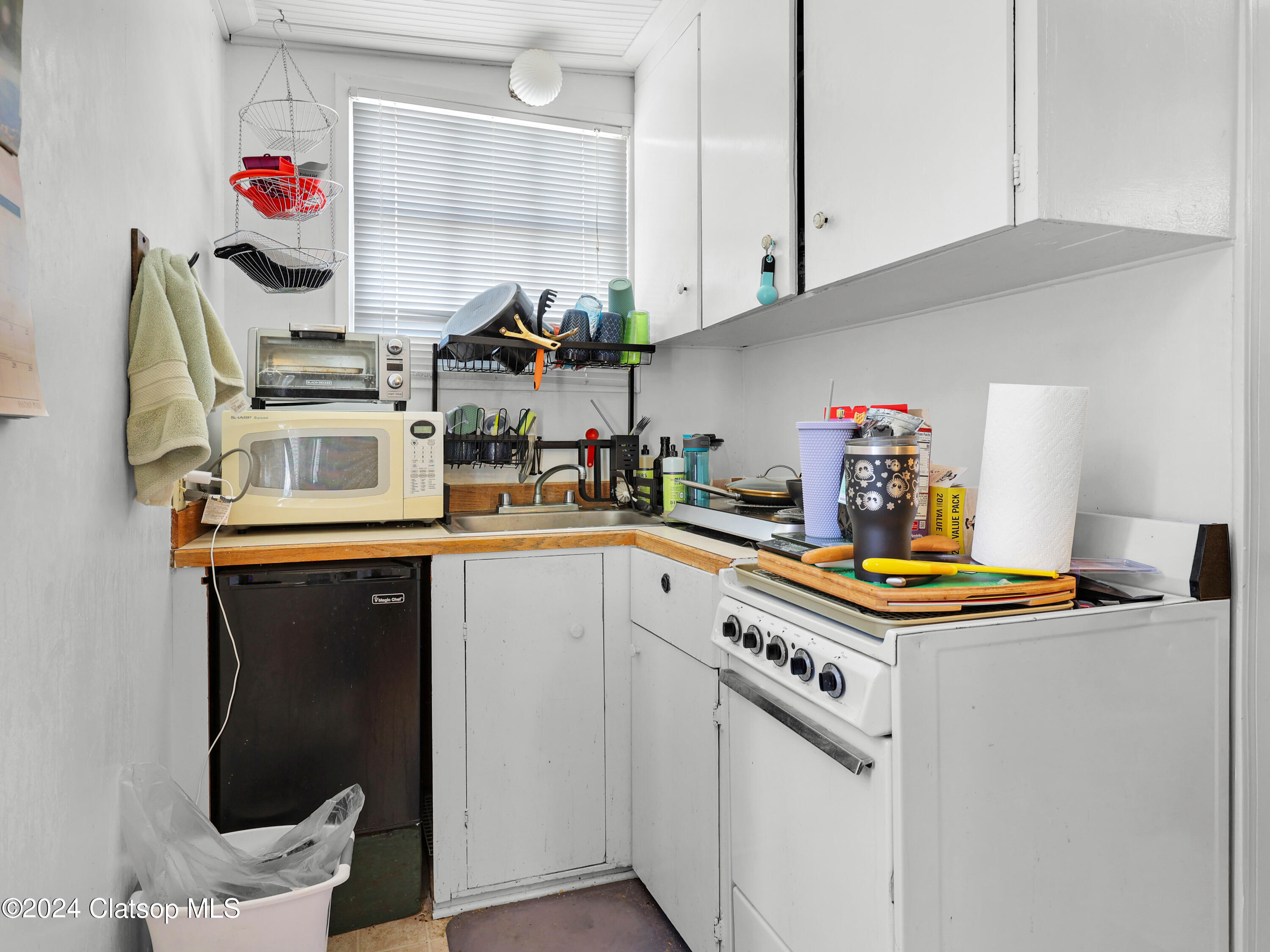 486 Commercial Street Property Photo 36