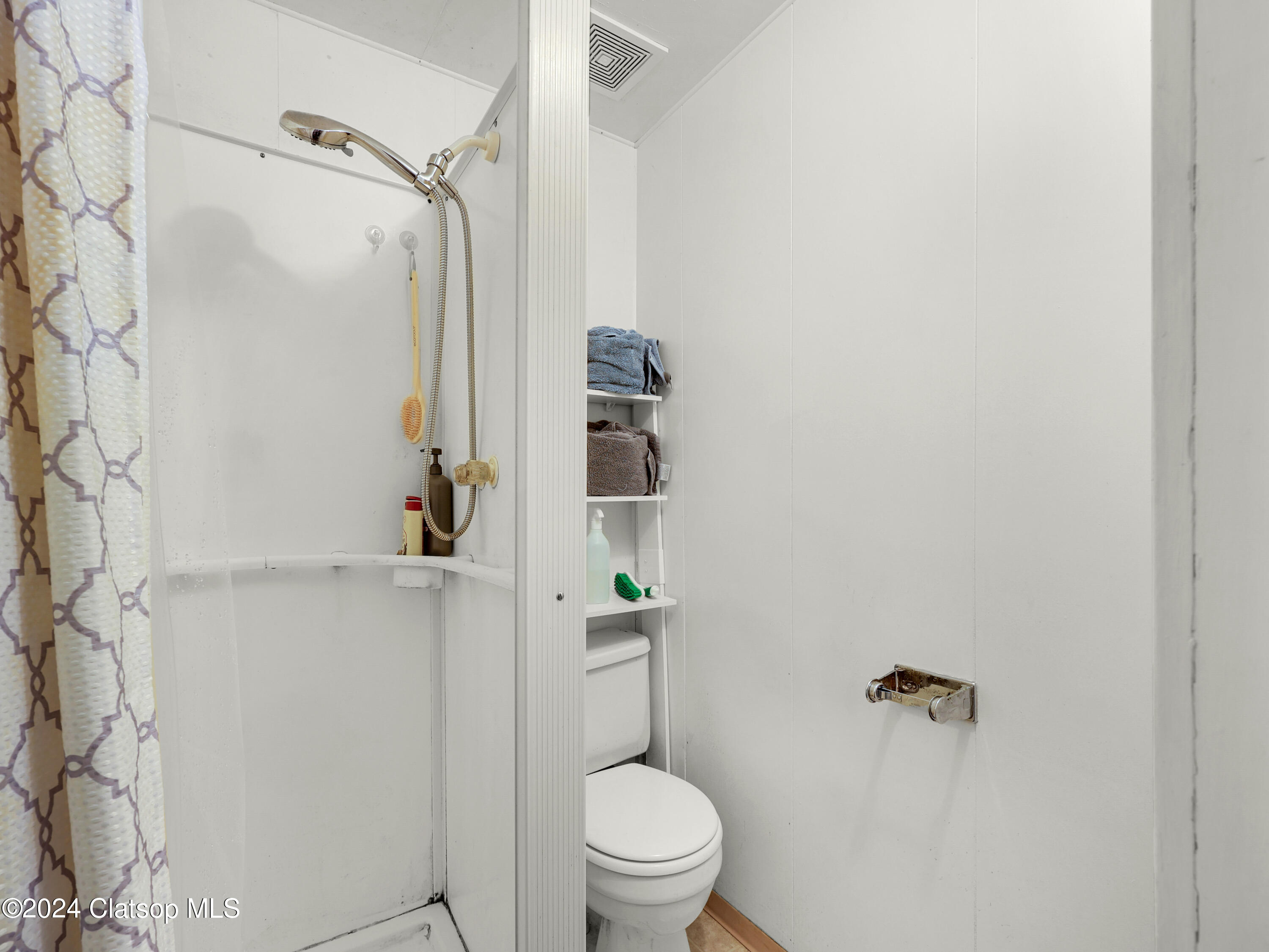 486 Commercial Street Property Photo 38