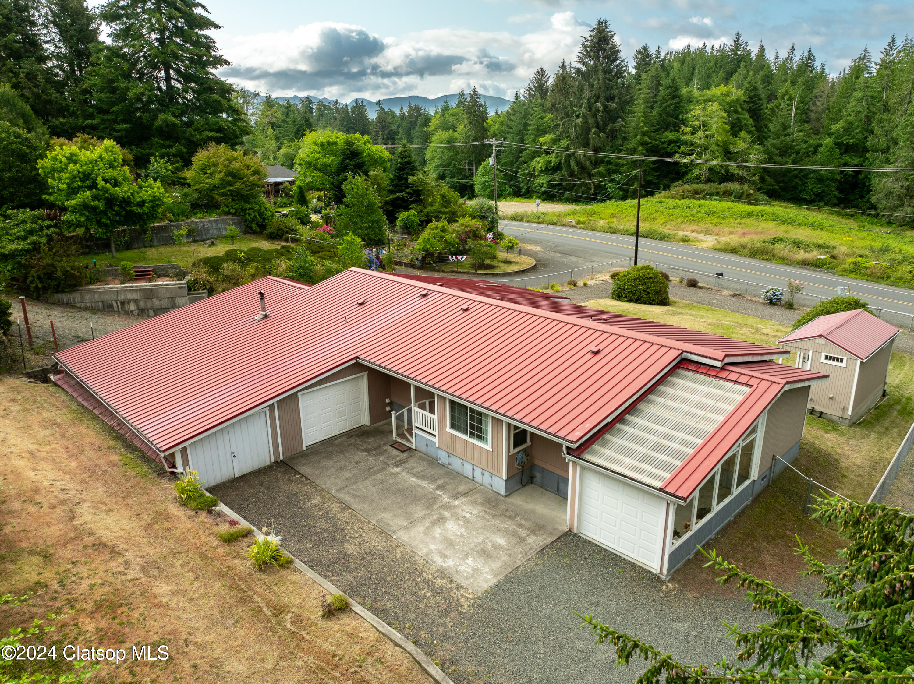 36685 101 Highway N Property Photo 2