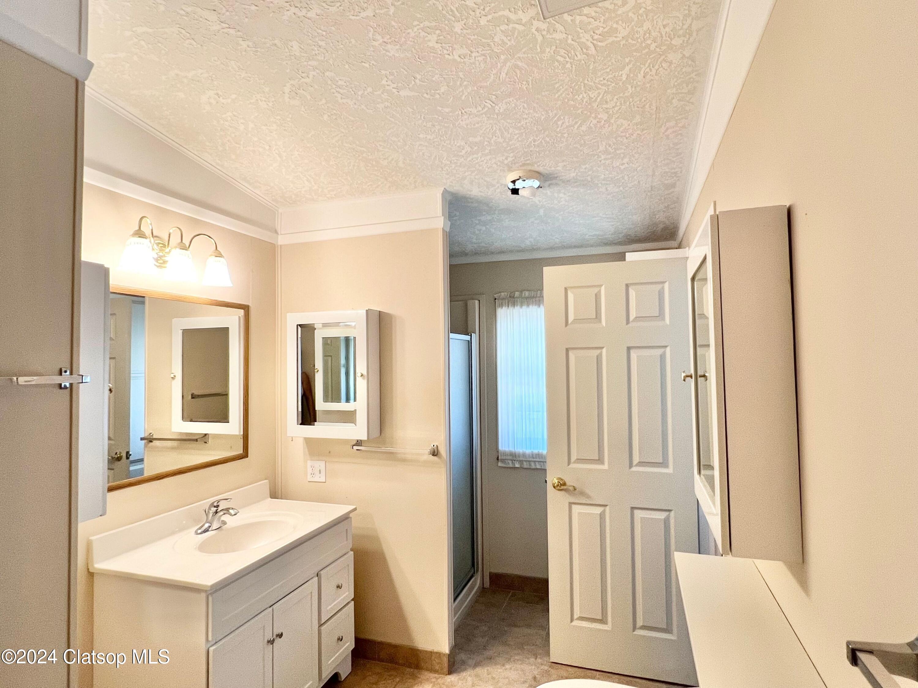 36685 101 Highway N Property Photo 12