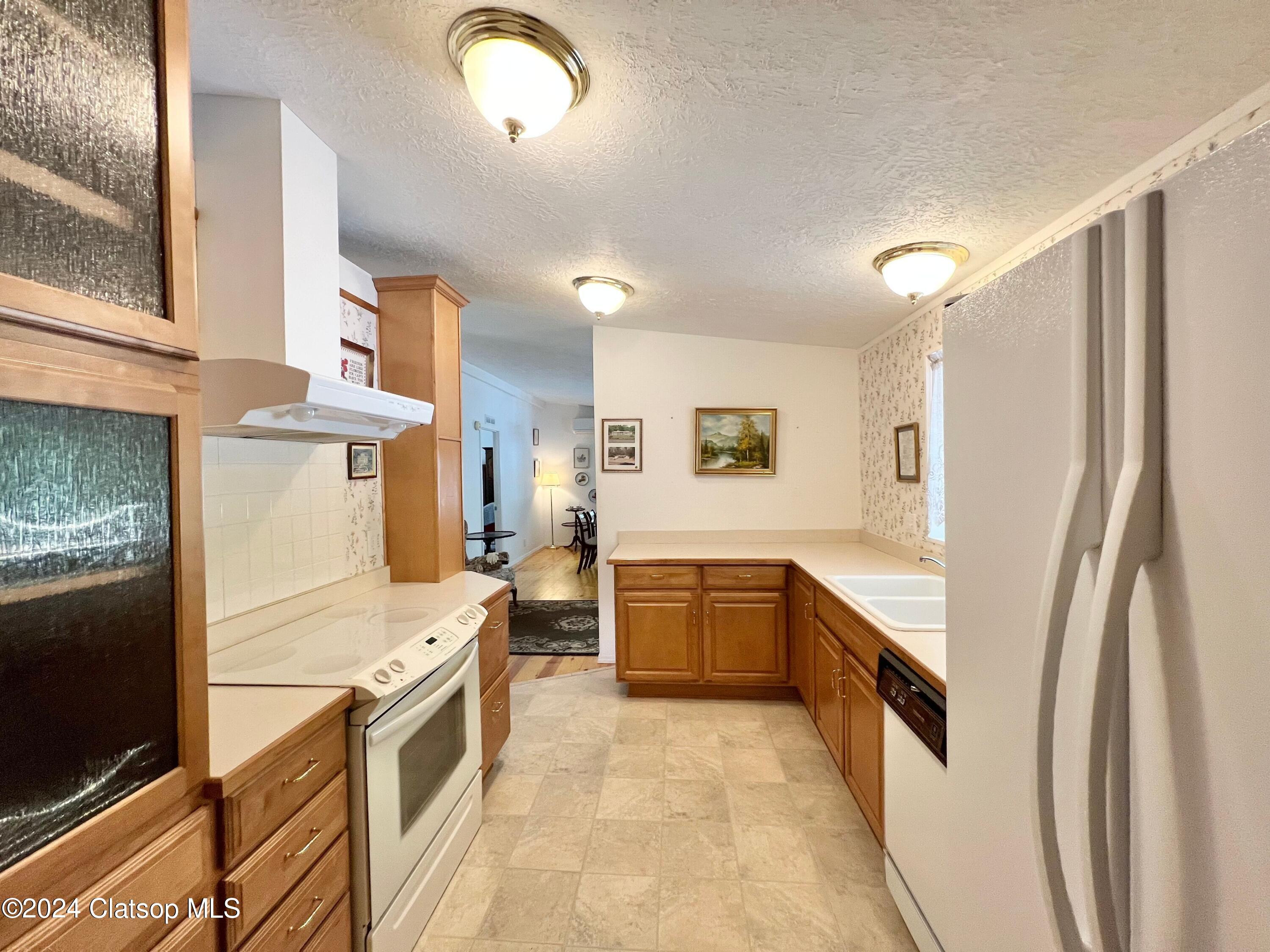 36685 101 Highway N Property Photo 17
