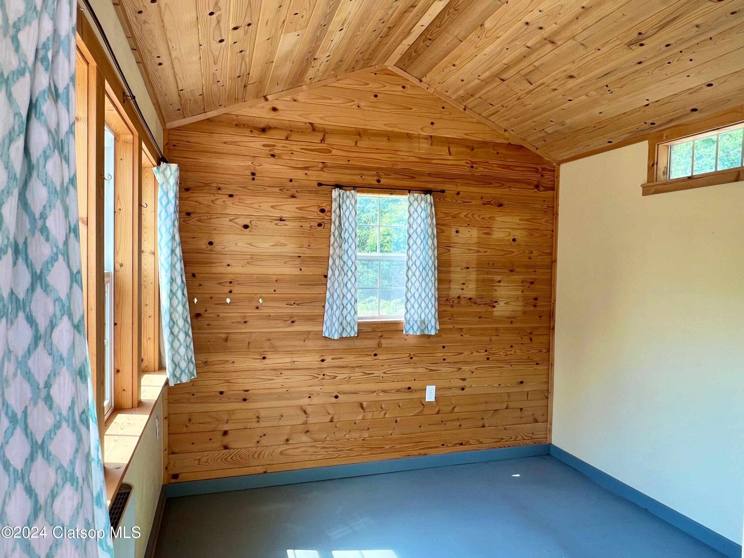 36685 101 Highway N Property Photo 28