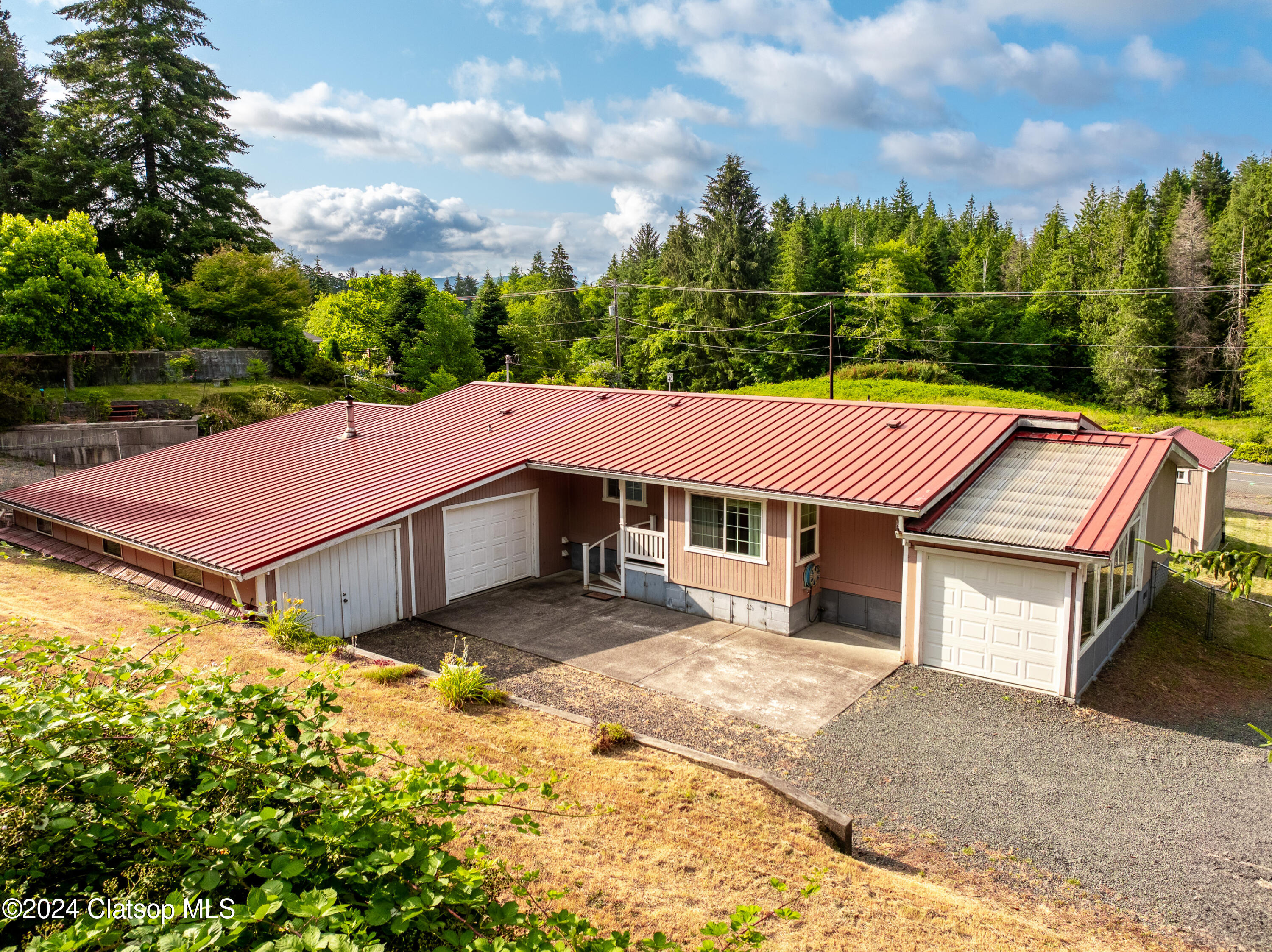 36685 101 Highway N Property Photo 36
