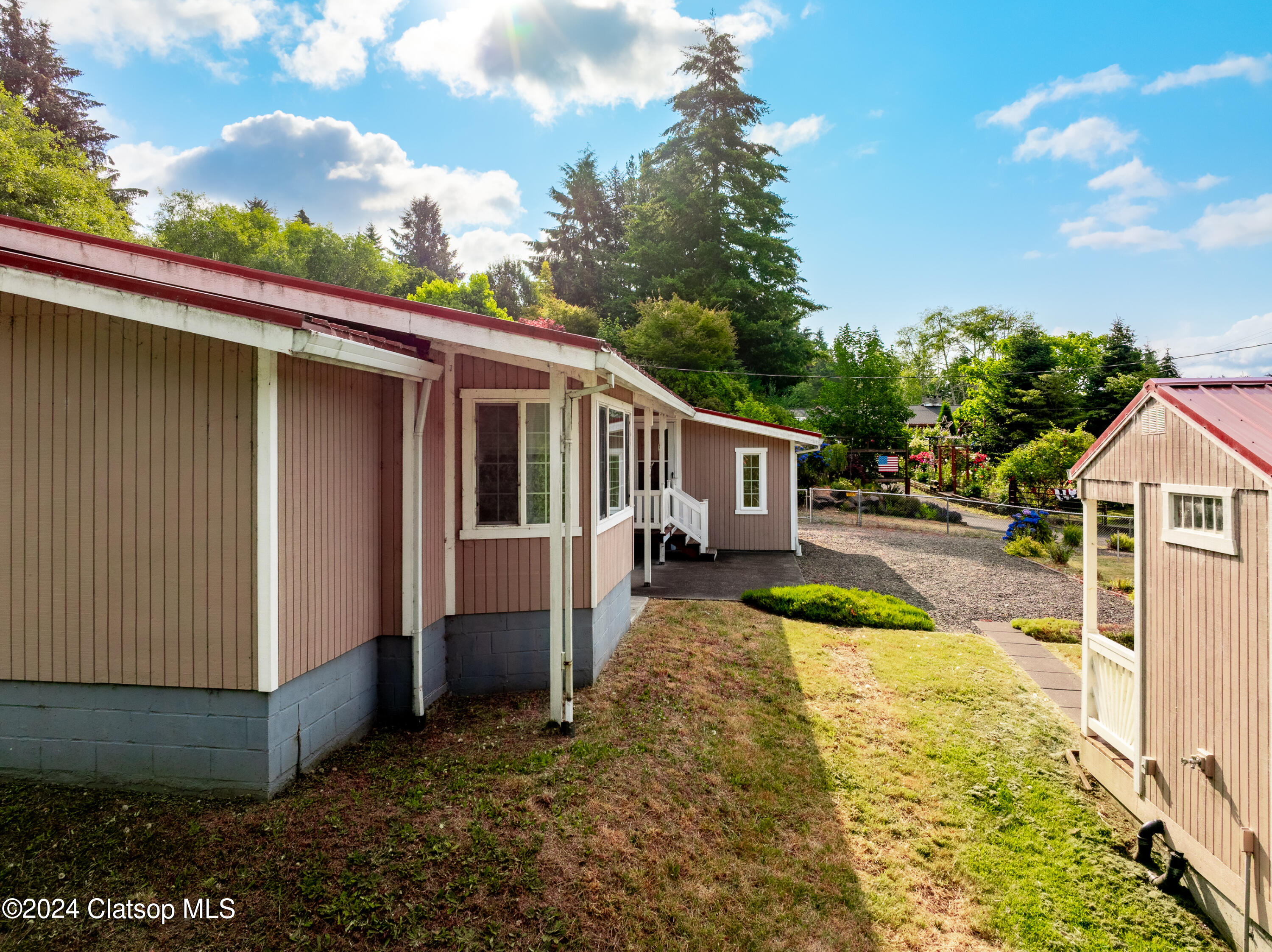 36685 101 Highway N Property Photo 40