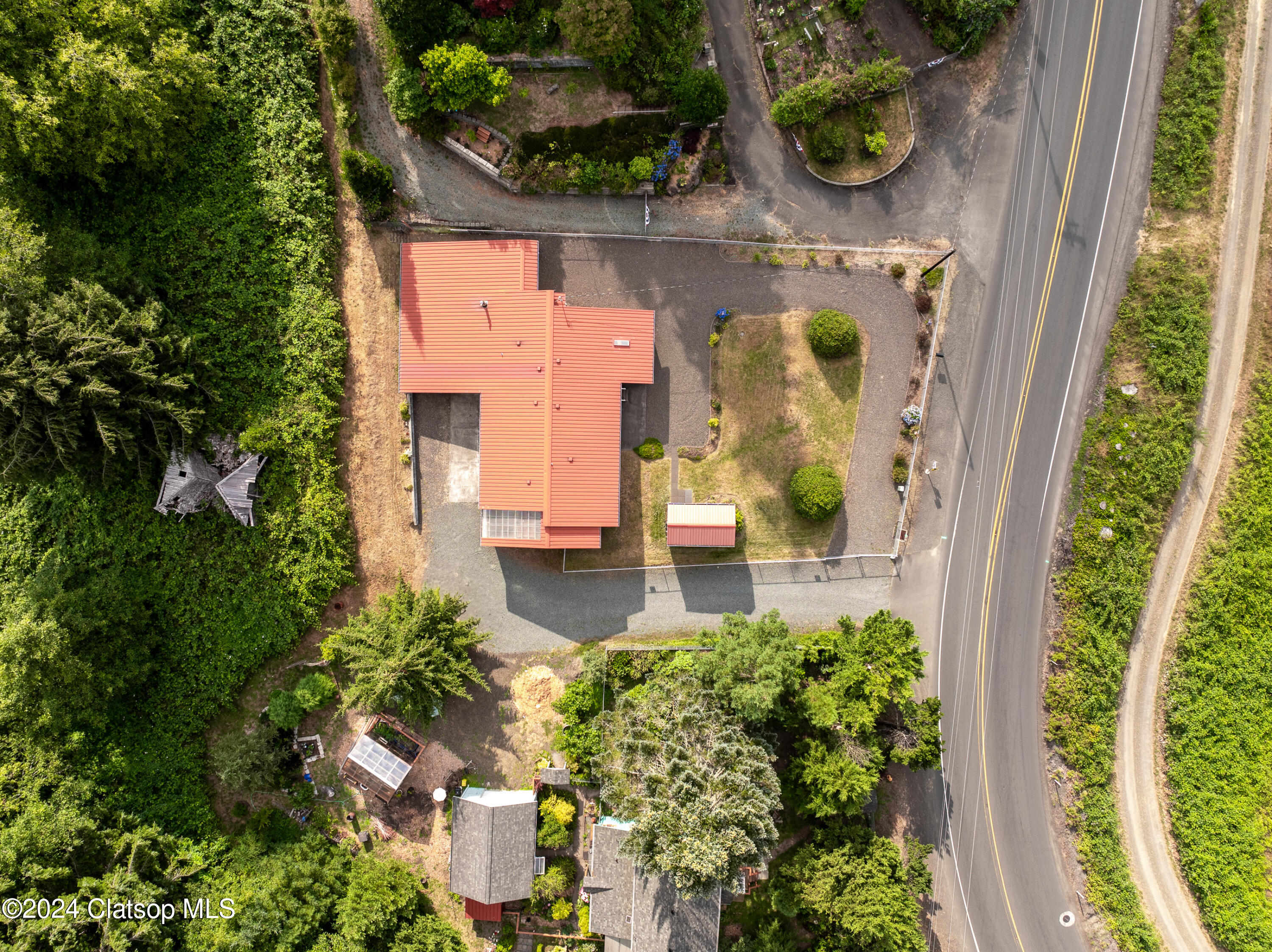 36685 101 Highway N Property Photo 46