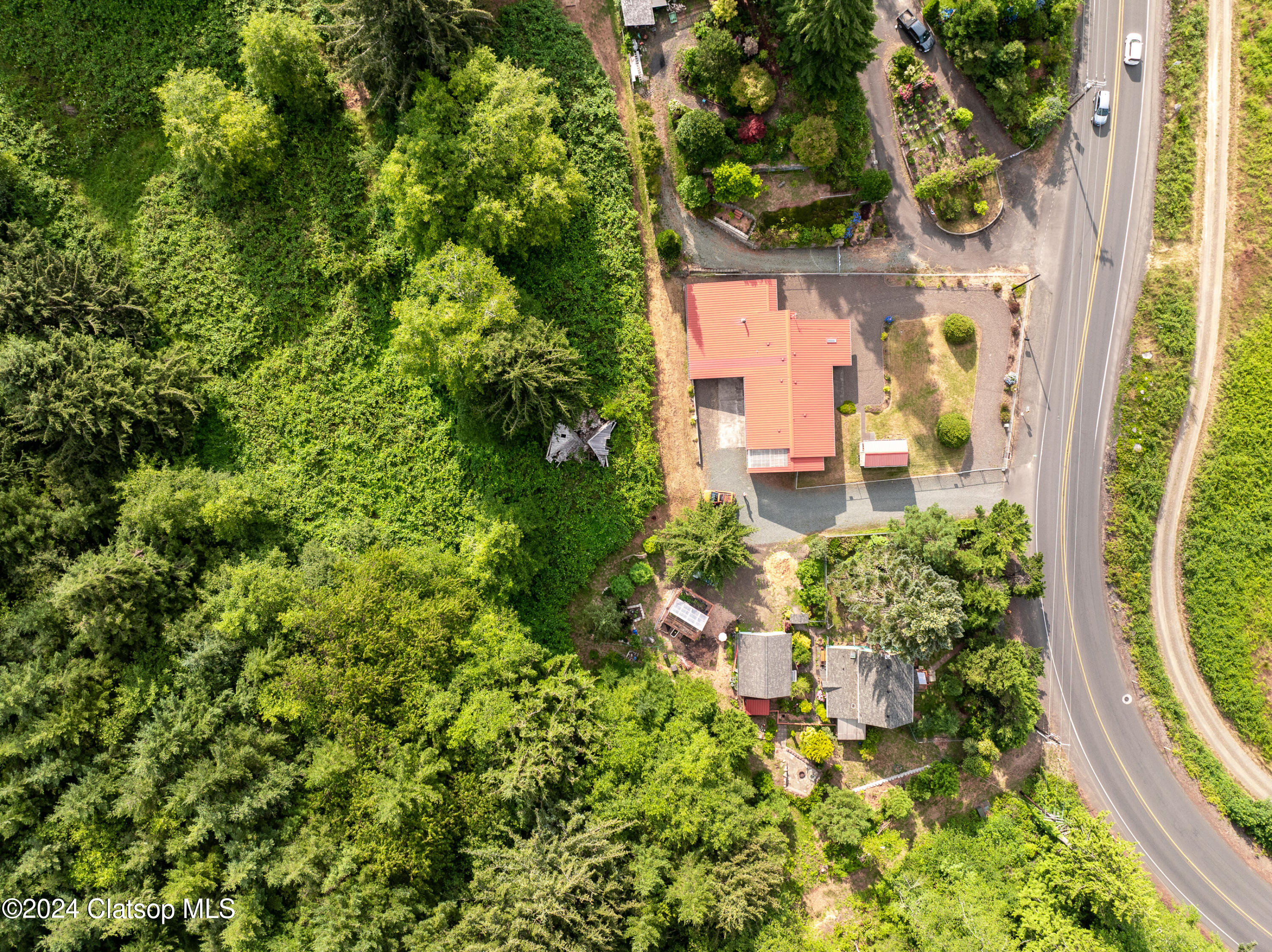 36685 101 Highway N Property Photo 47