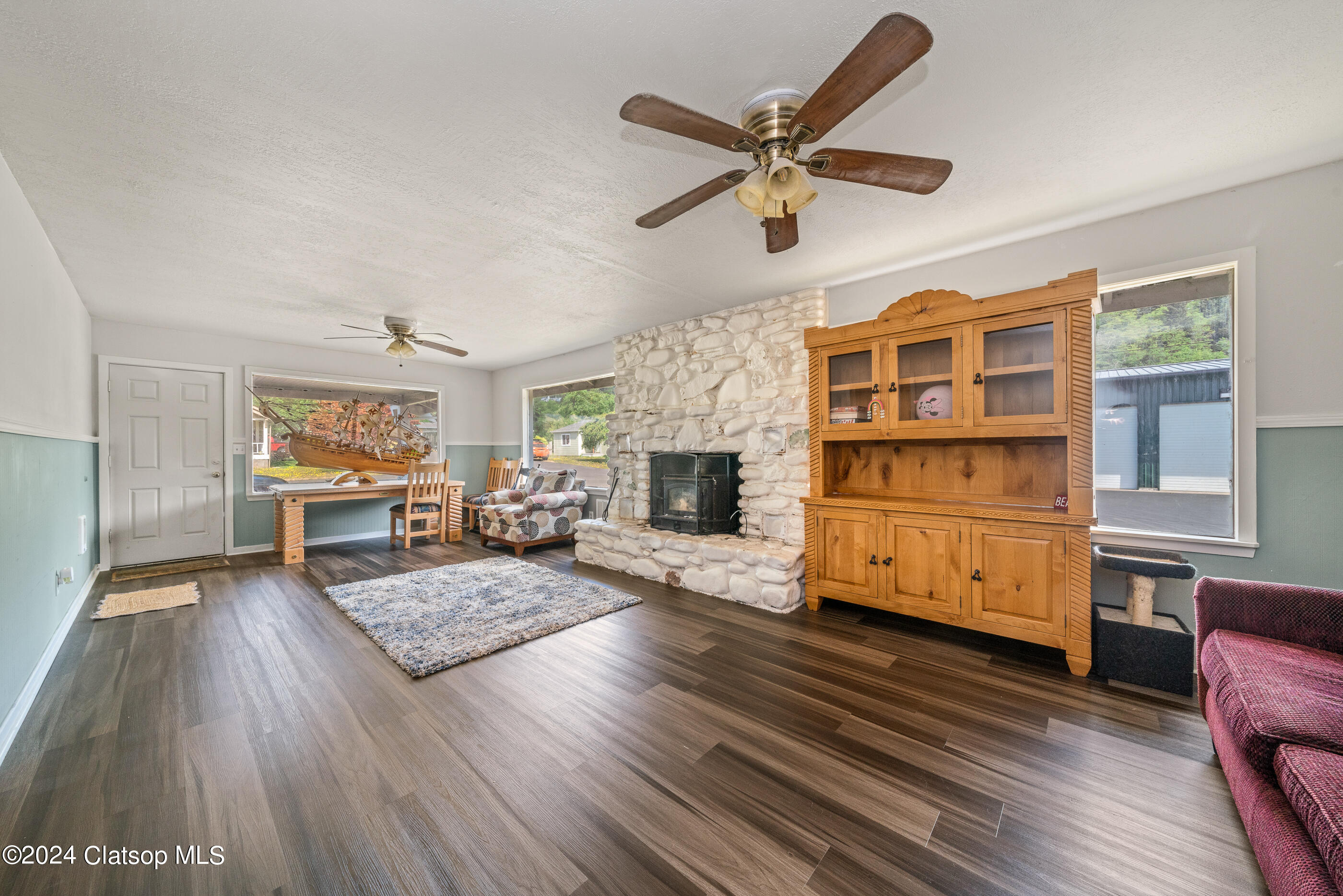 308 1st Street Property Photo 9