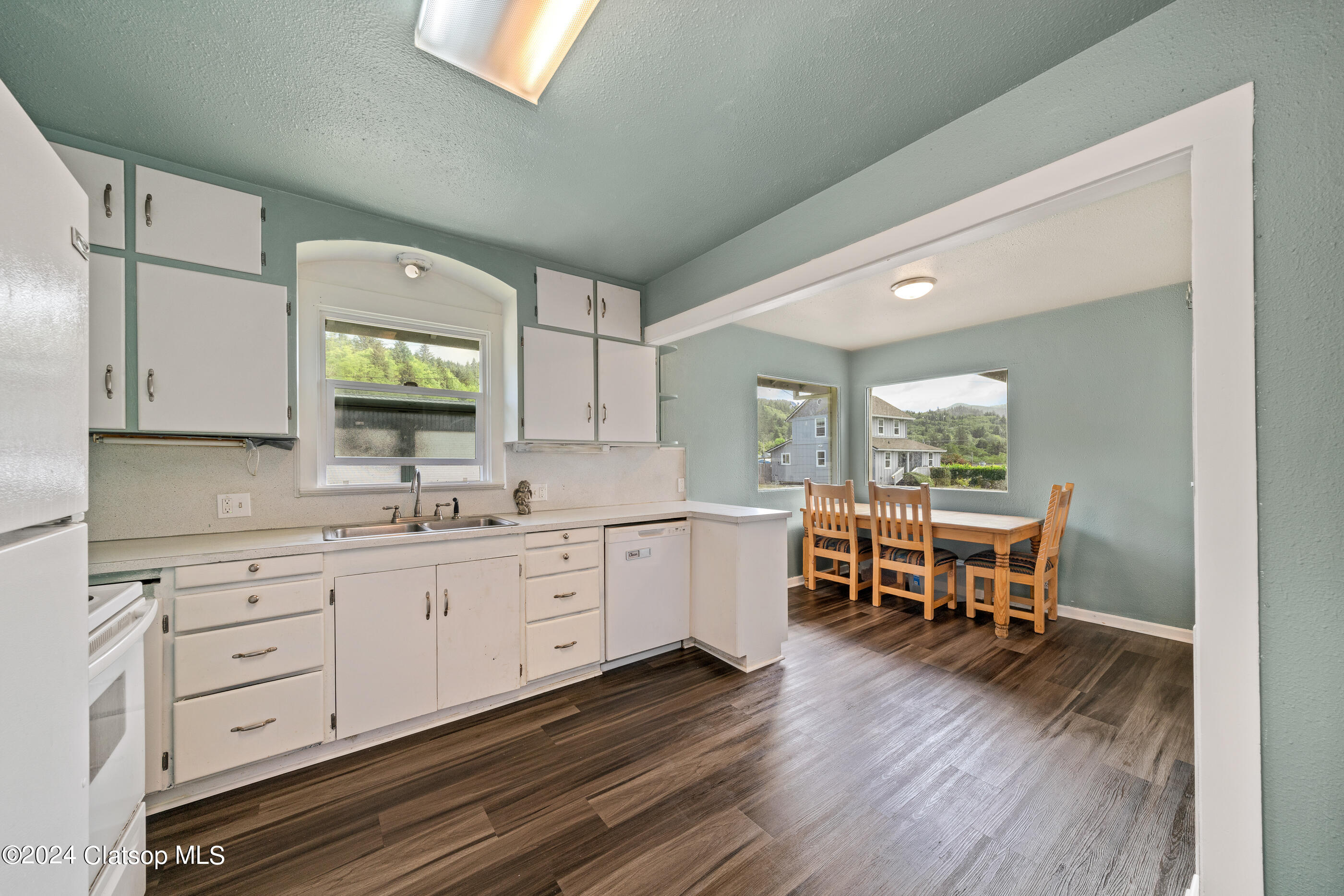 308 1st Street Property Photo 11