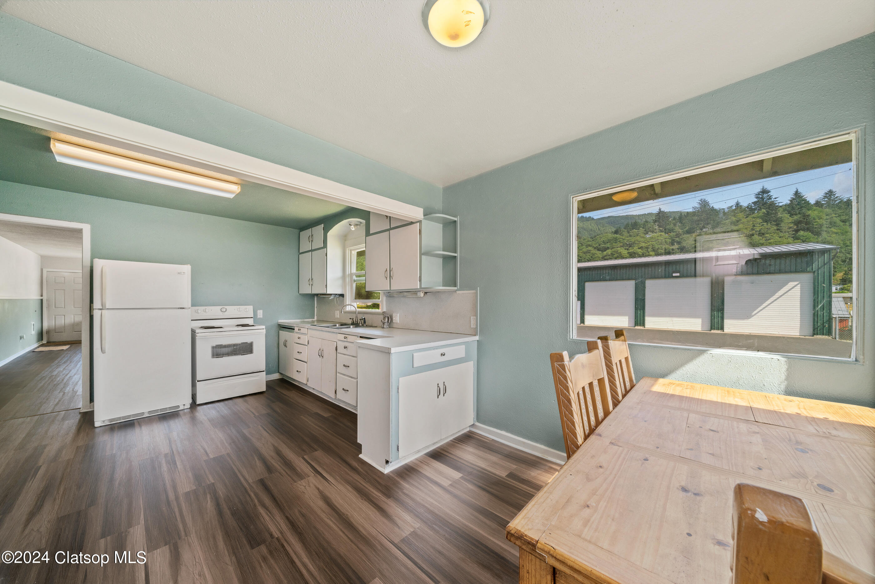 308 1st Street Property Photo 14