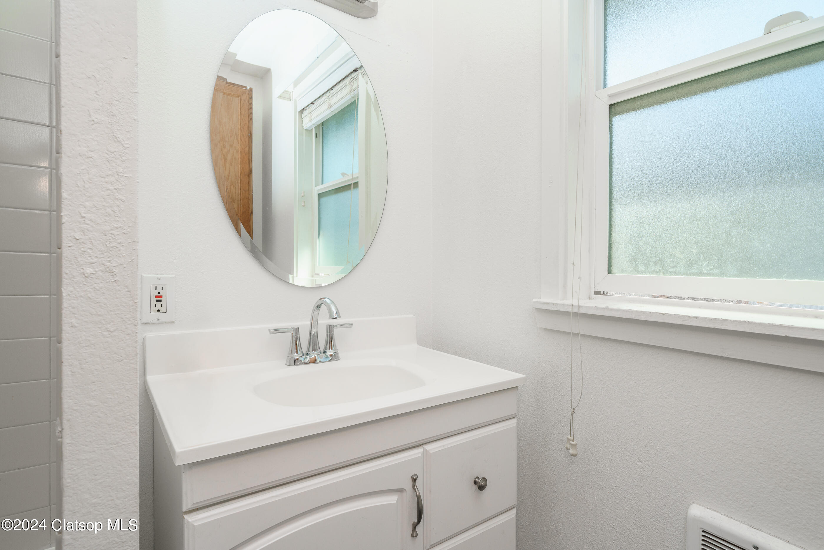 308 1st Street Property Photo 27