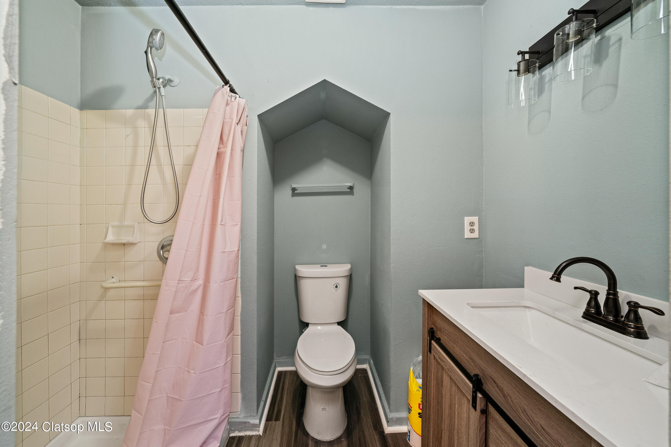 308 1st Street Property Photo 29