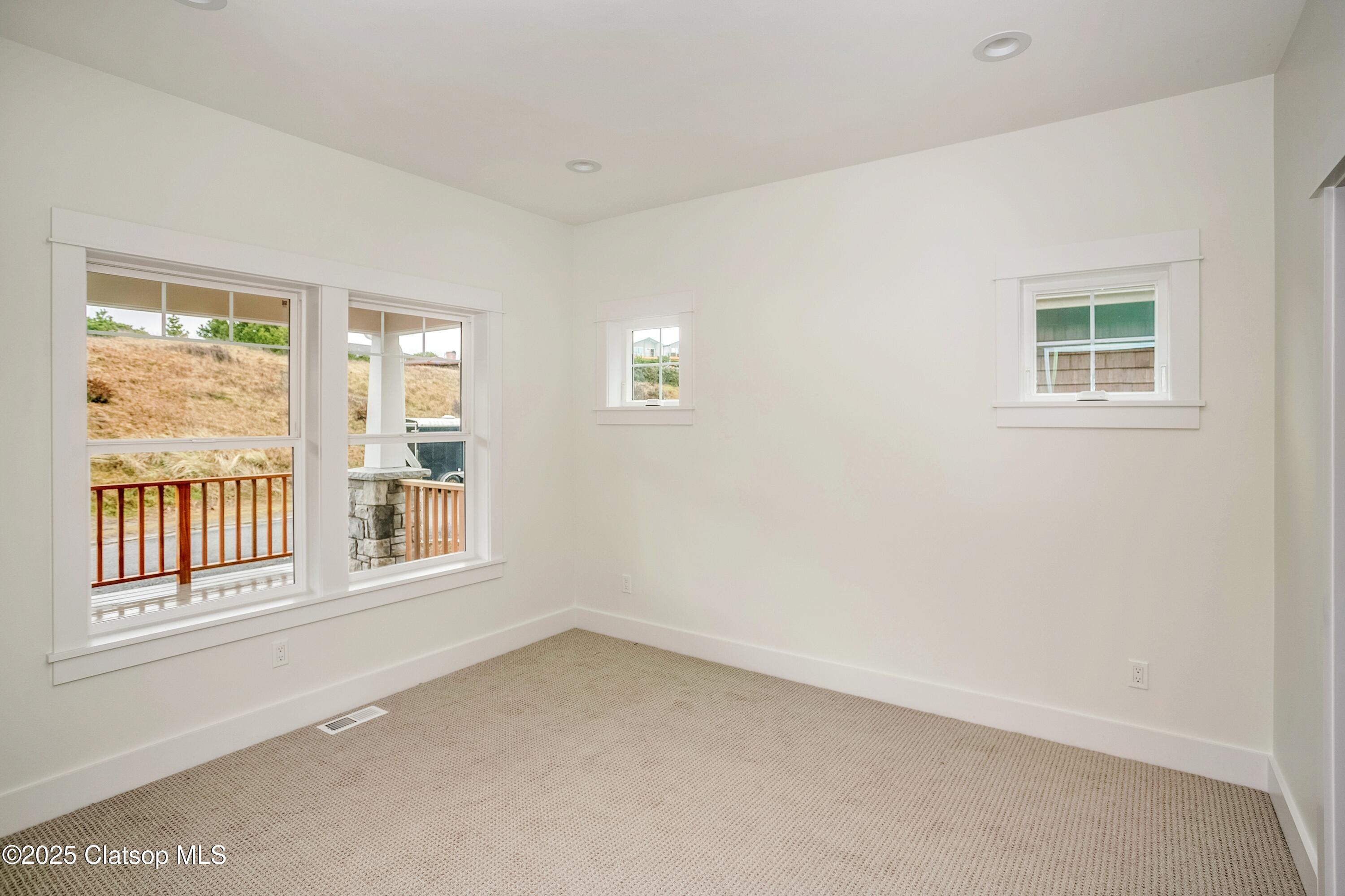 1400 N Ocean Avenue Property Photo 26