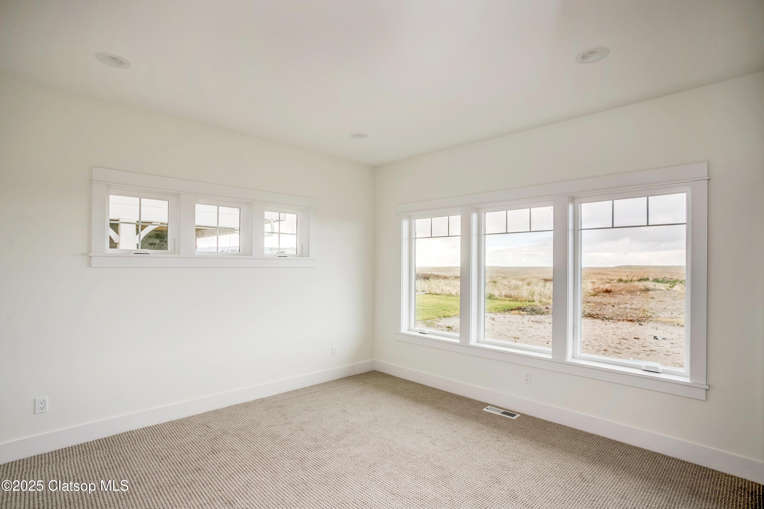 1400 N Ocean Avenue Property Photo 28