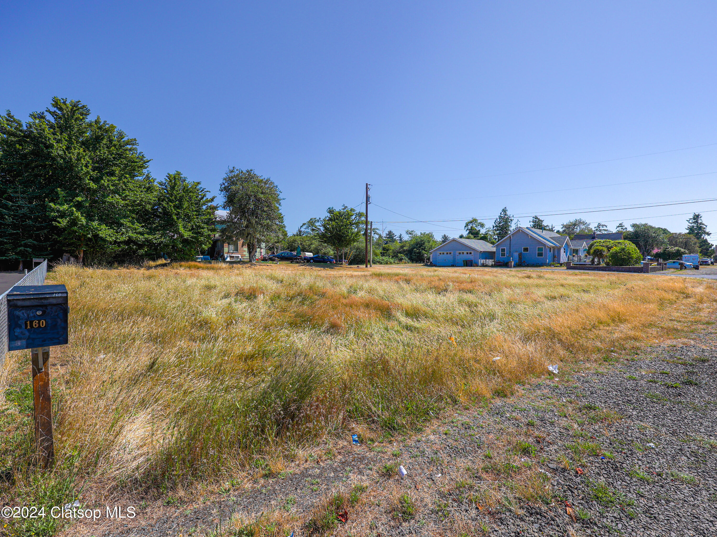 165 SE Anchor Street Property Photo 1