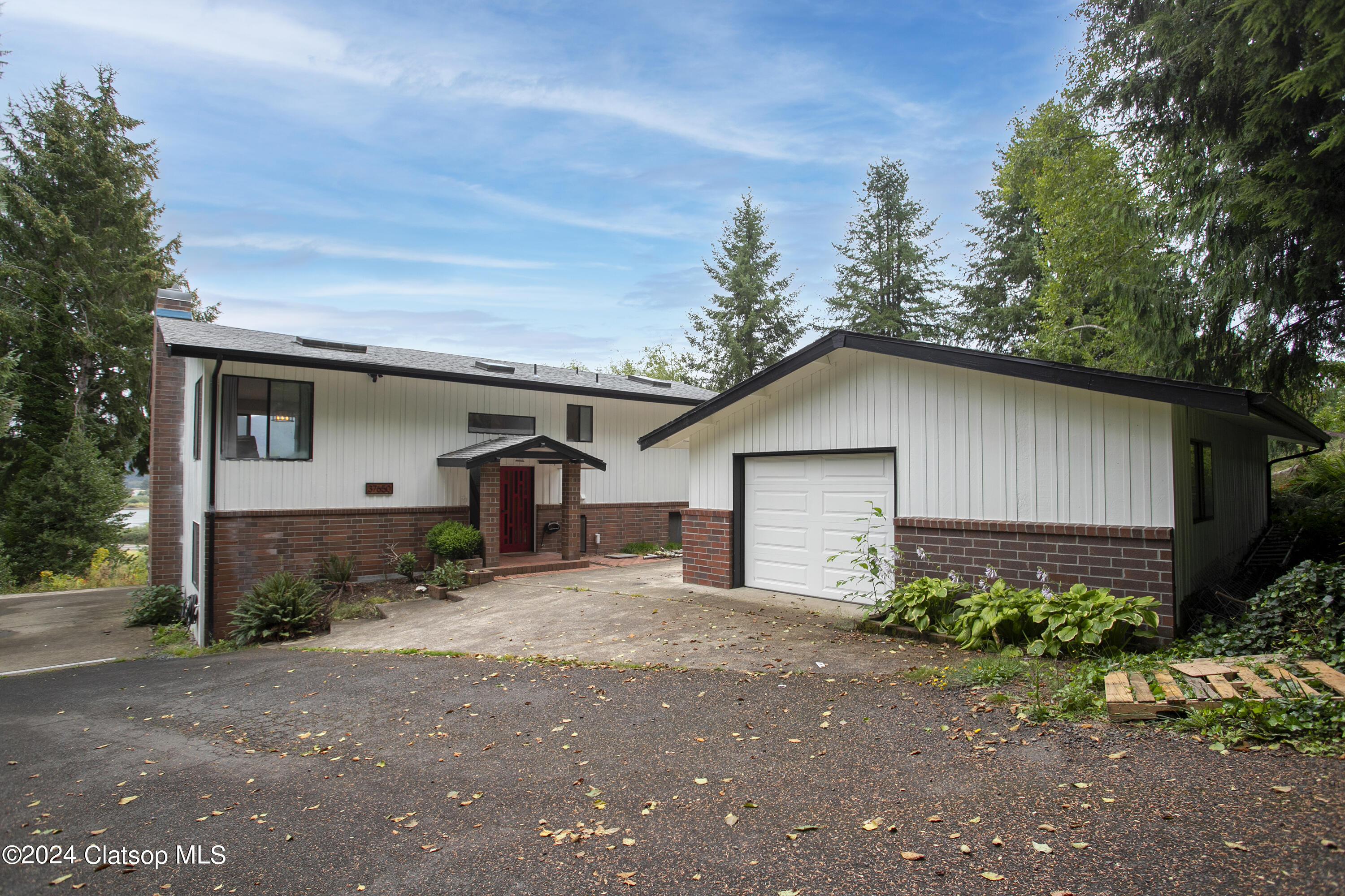 37650 North Fork Road Property Photo