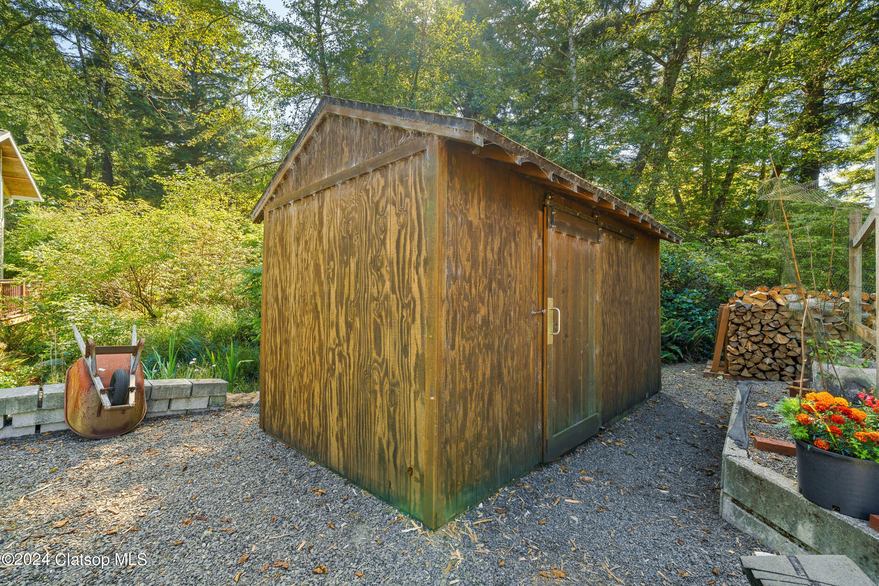 5840 8th Street Property Photo 11