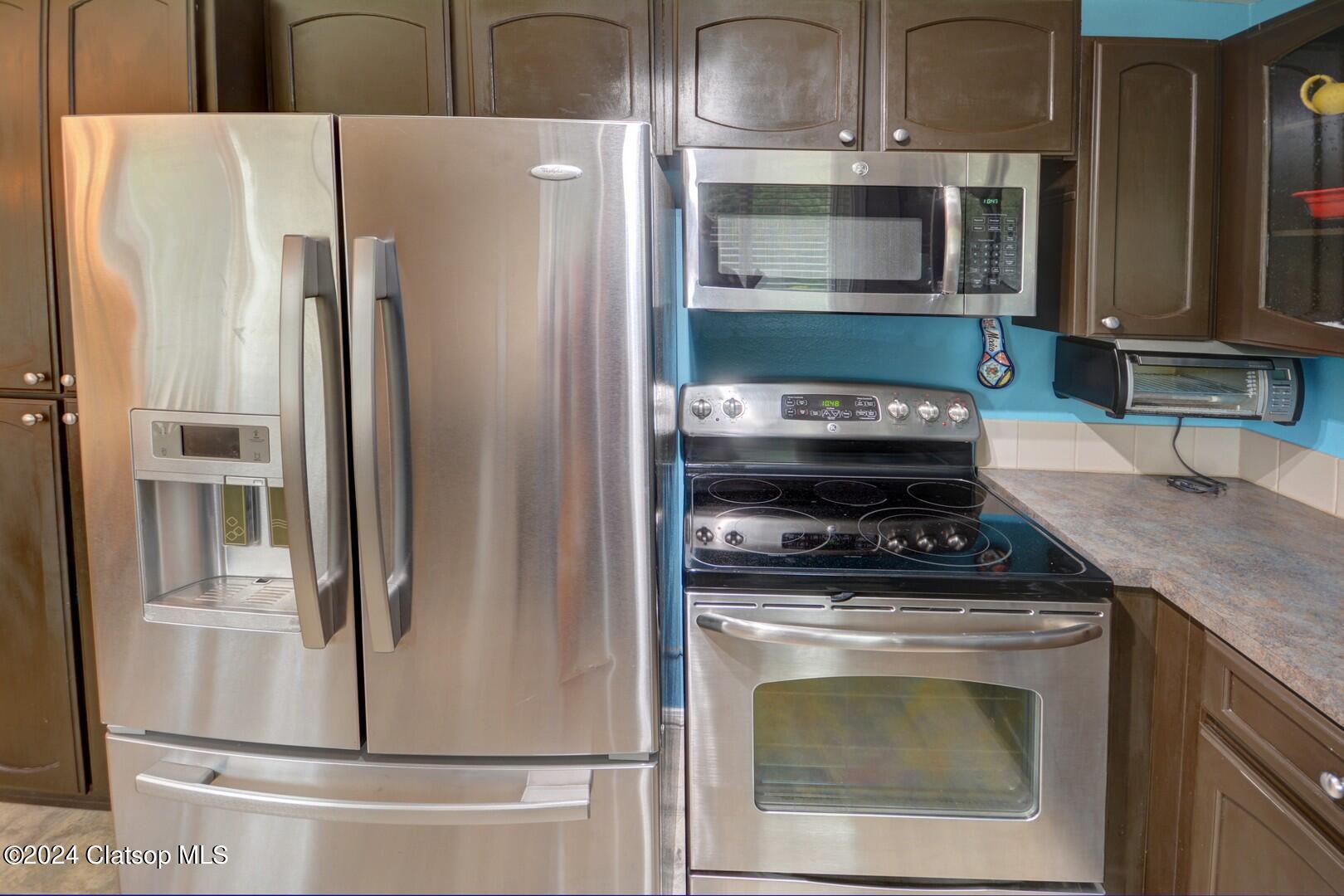 486 Ridge Drive Property Photo 6