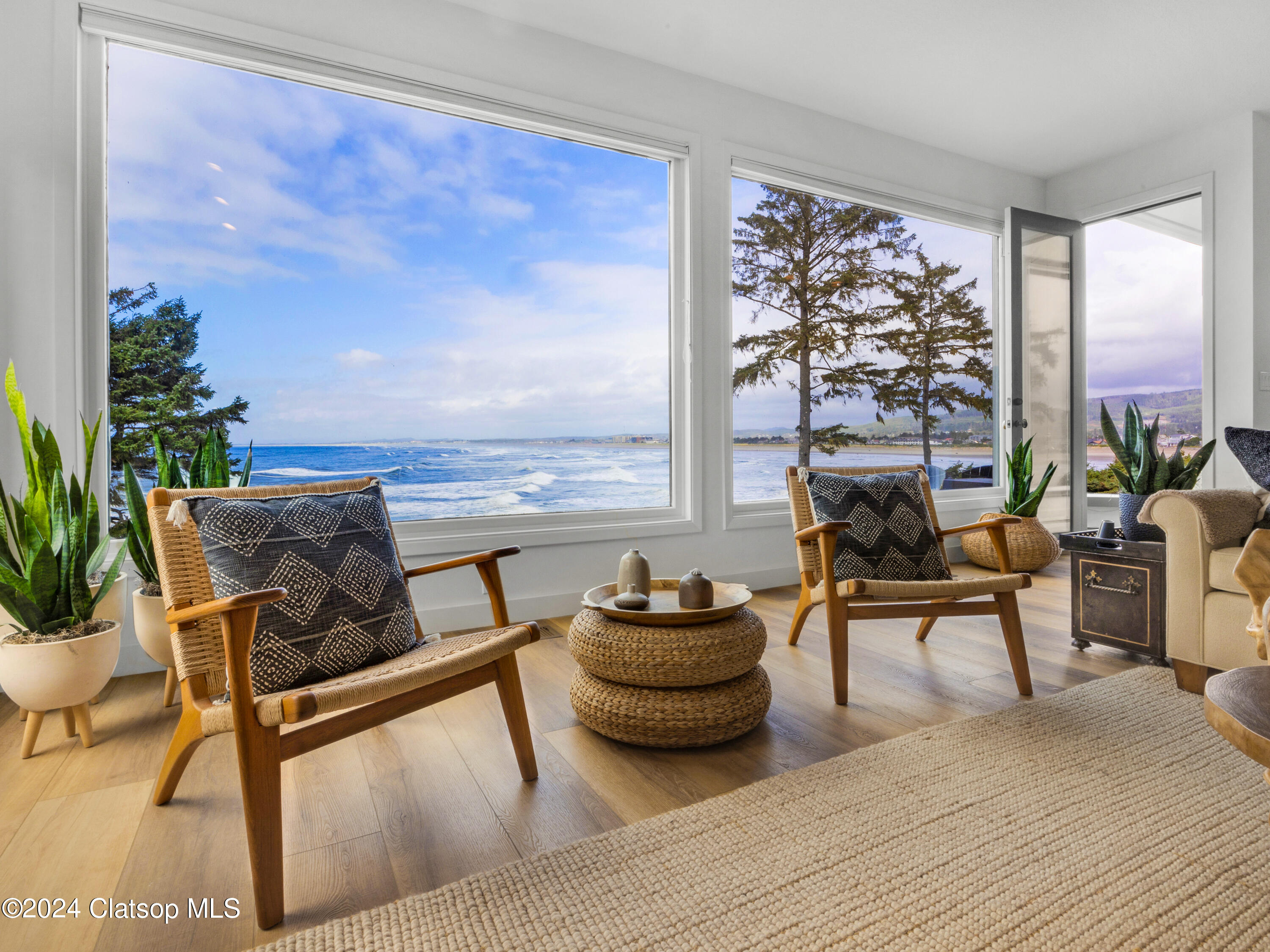 3282 Sunset Boulevard Property Photo 11