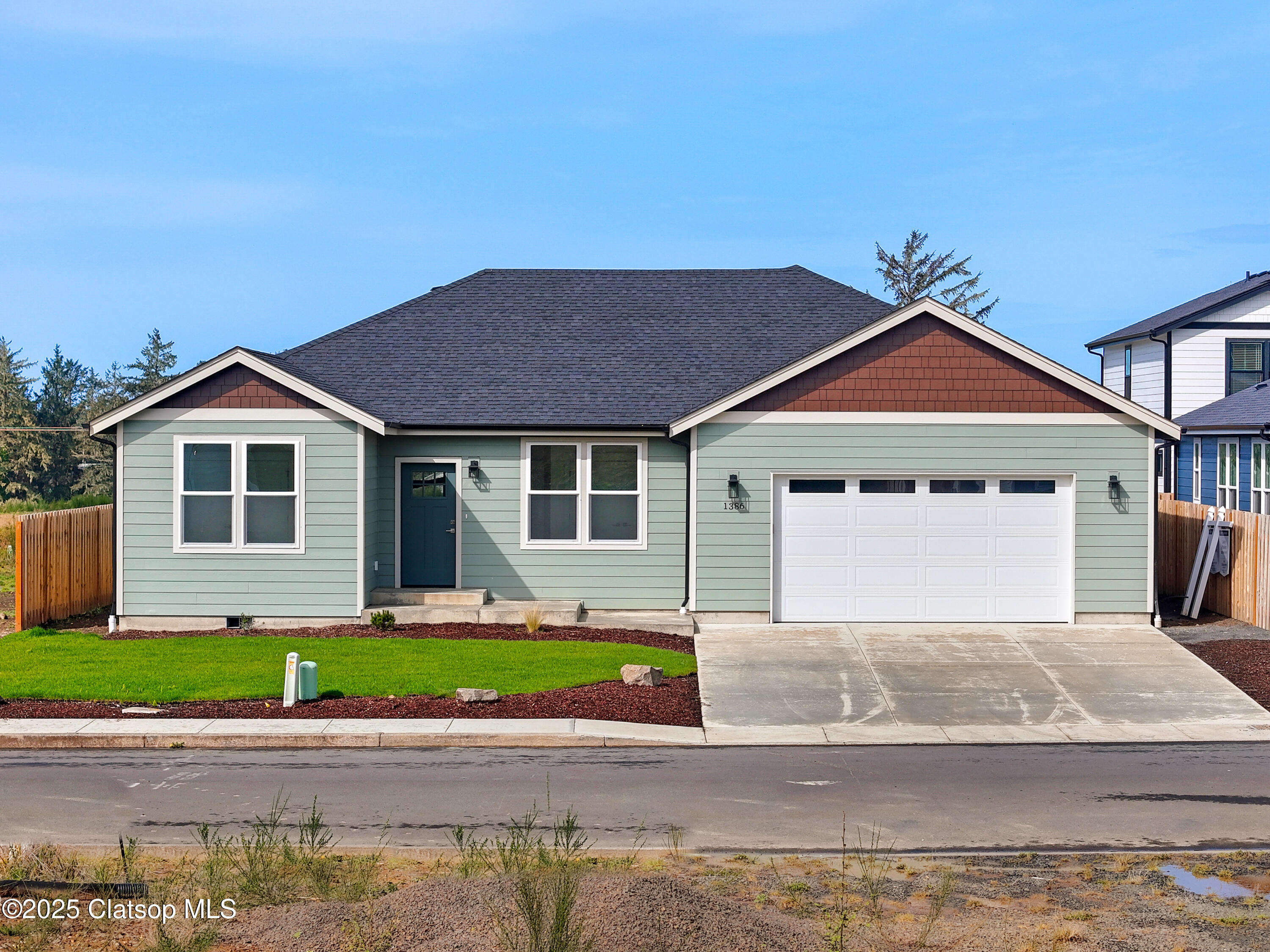 1386 Seabright Way Property Photo 1