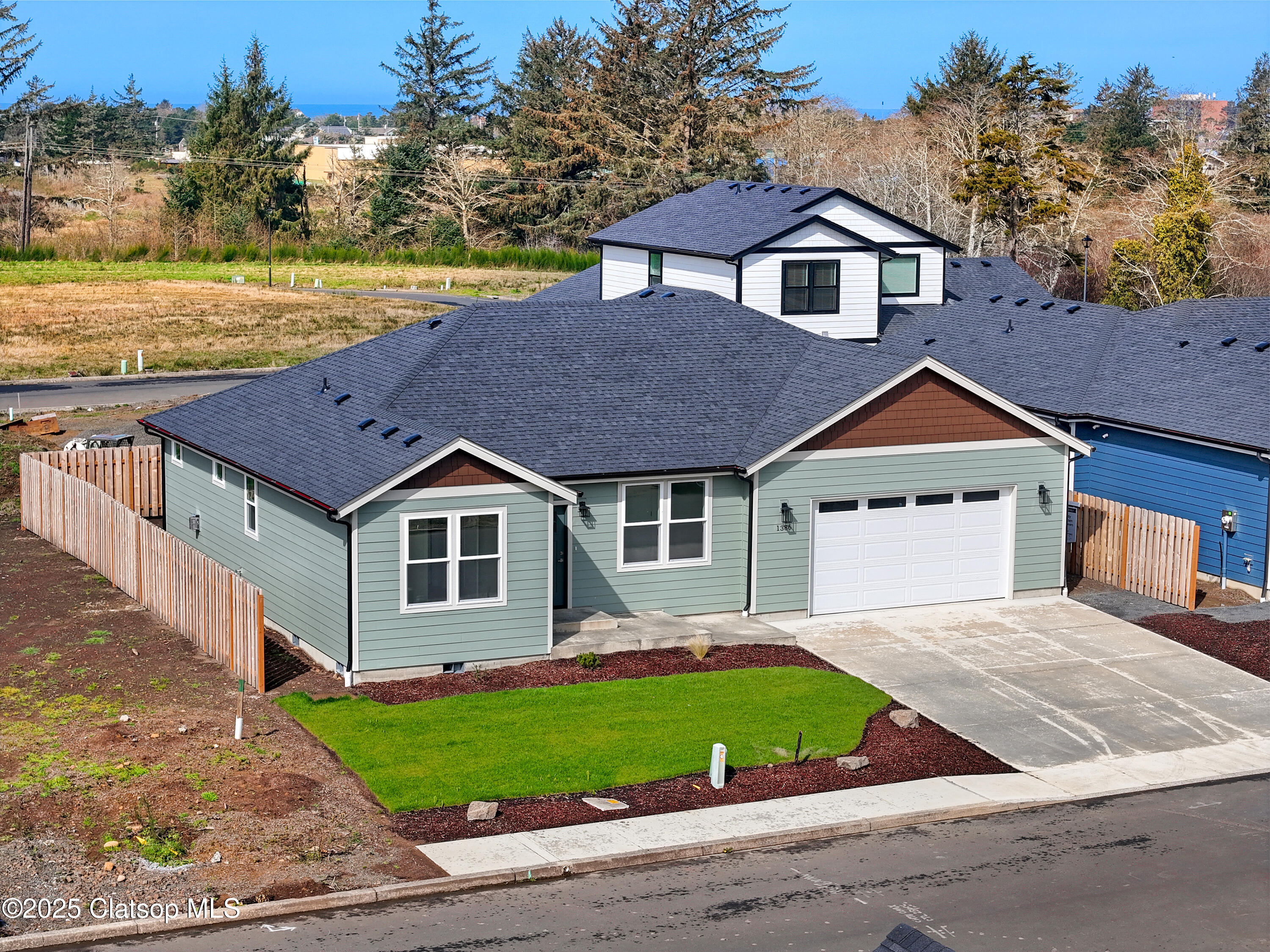 1386 Seabright Way Property Photo 2