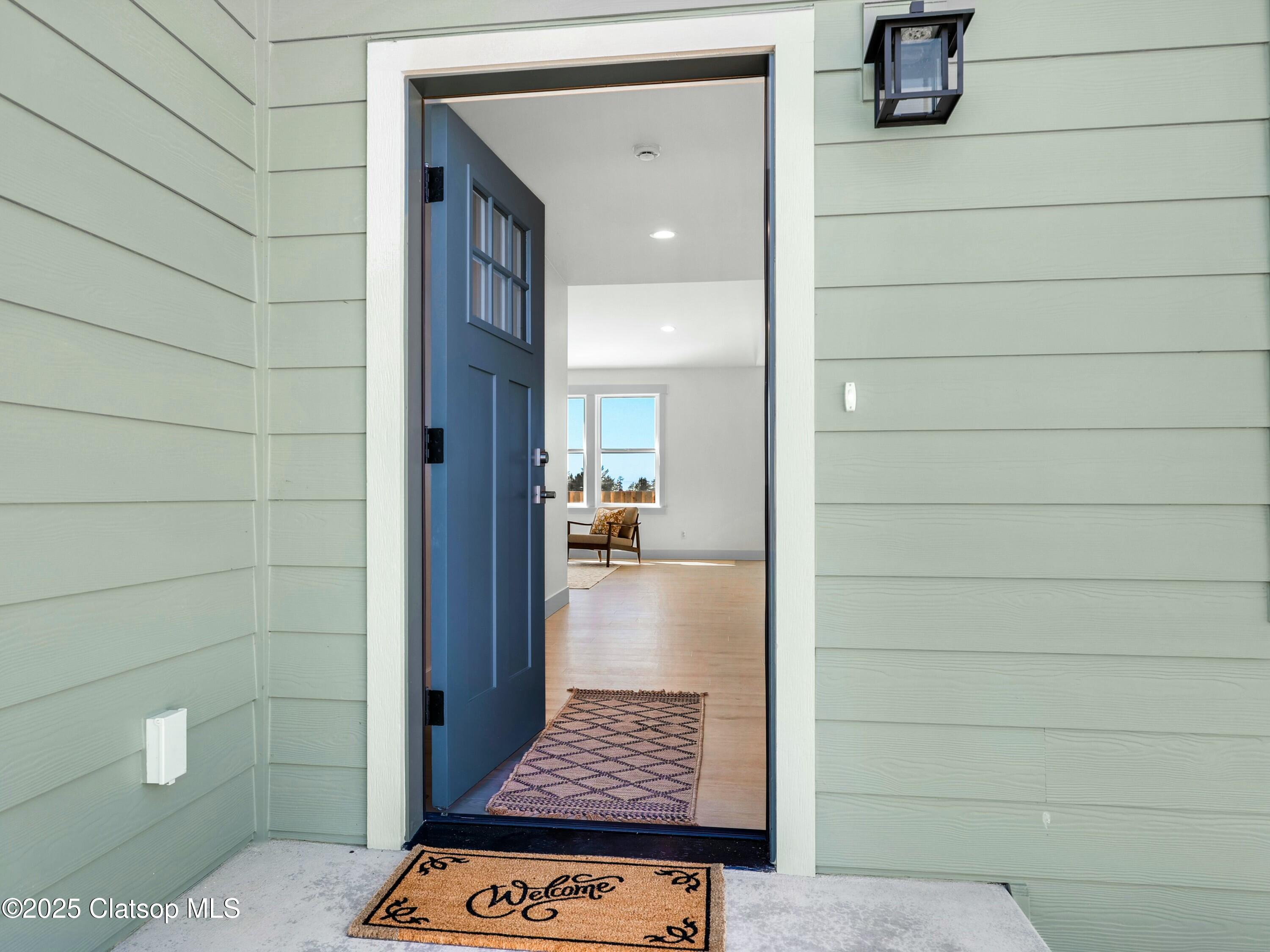 1386 Seabright Way Property Photo 3