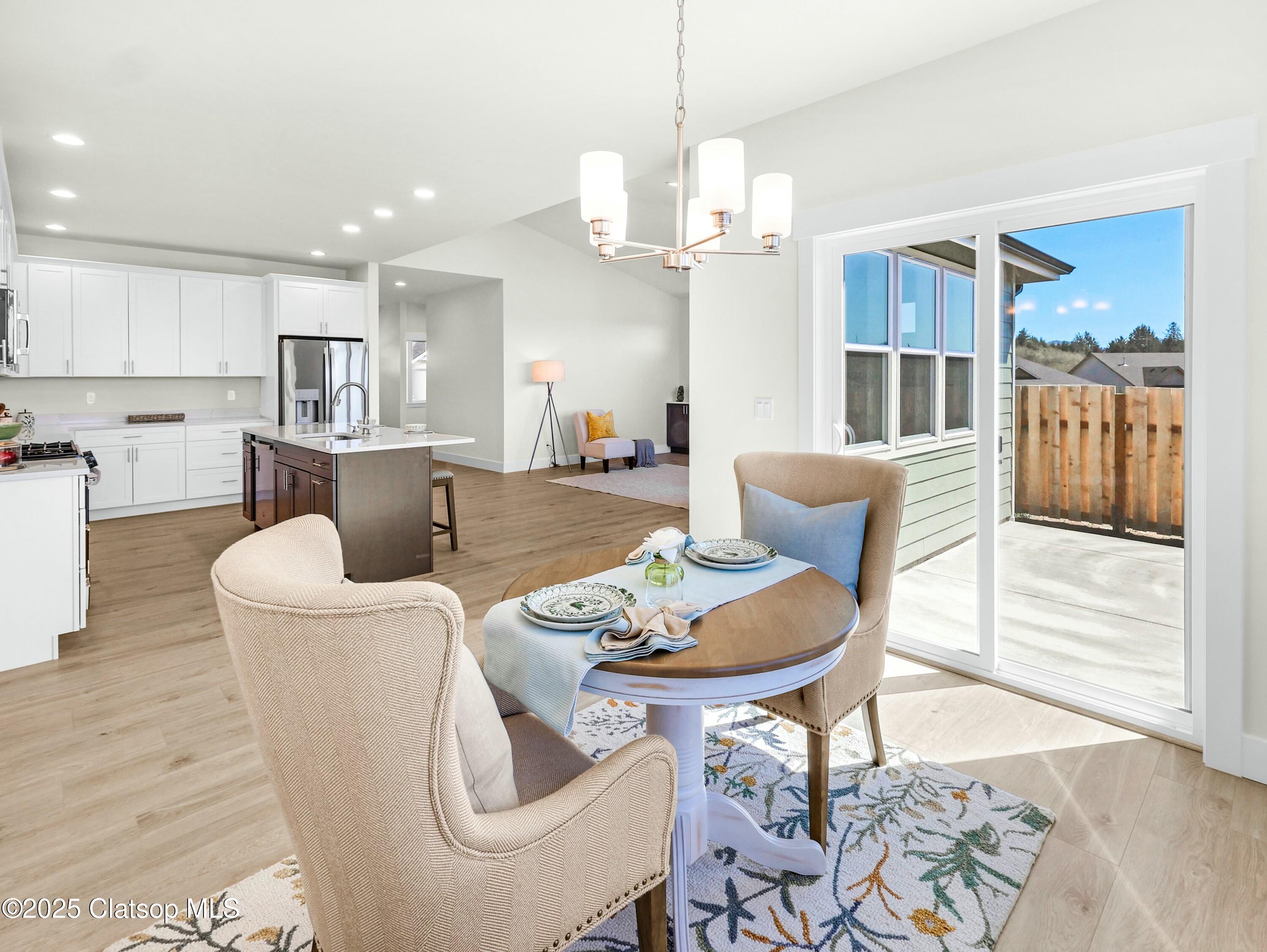 1386 Seabright Way Property Photo 10