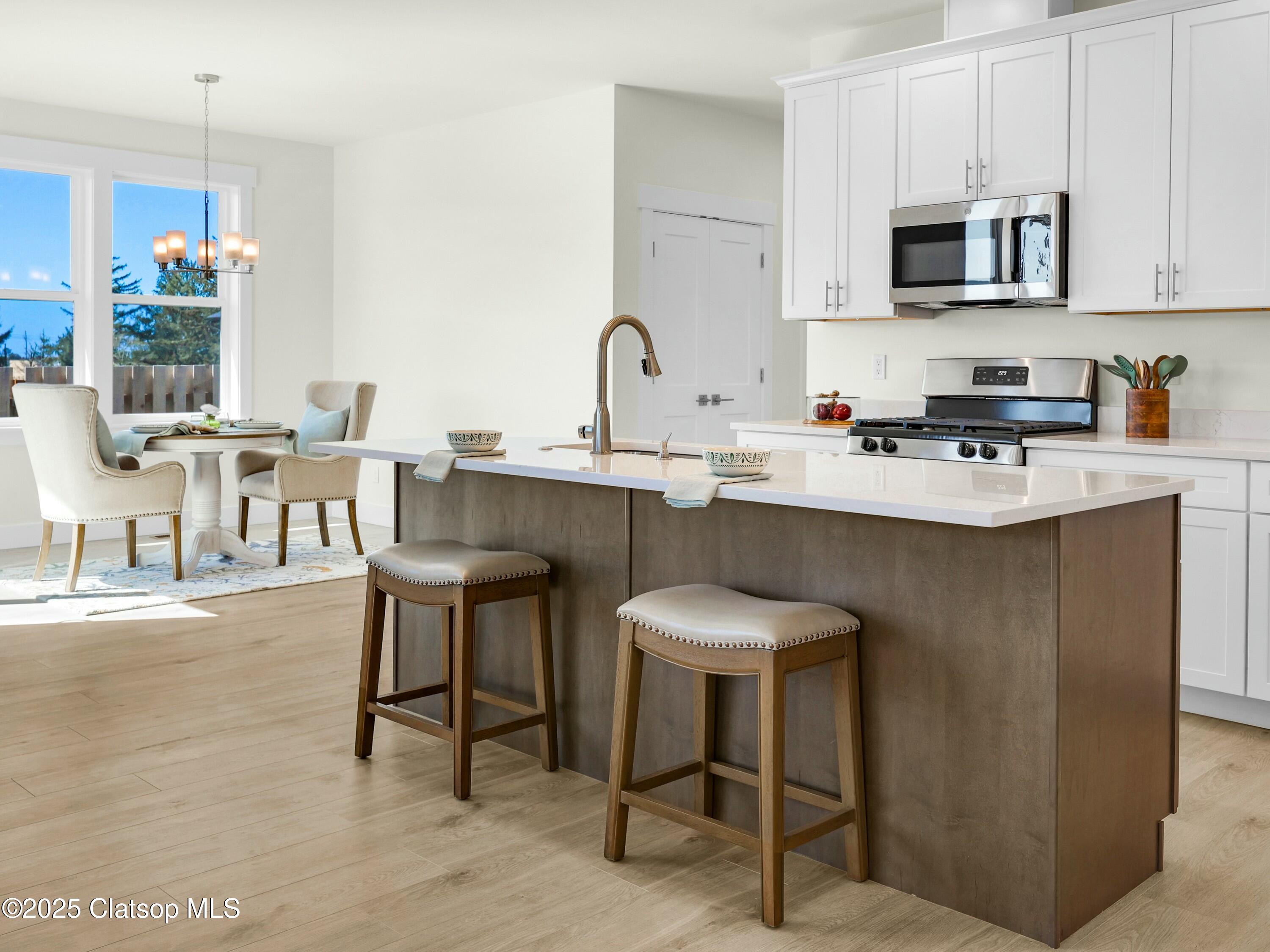 1386 Seabright Way Property Photo 15