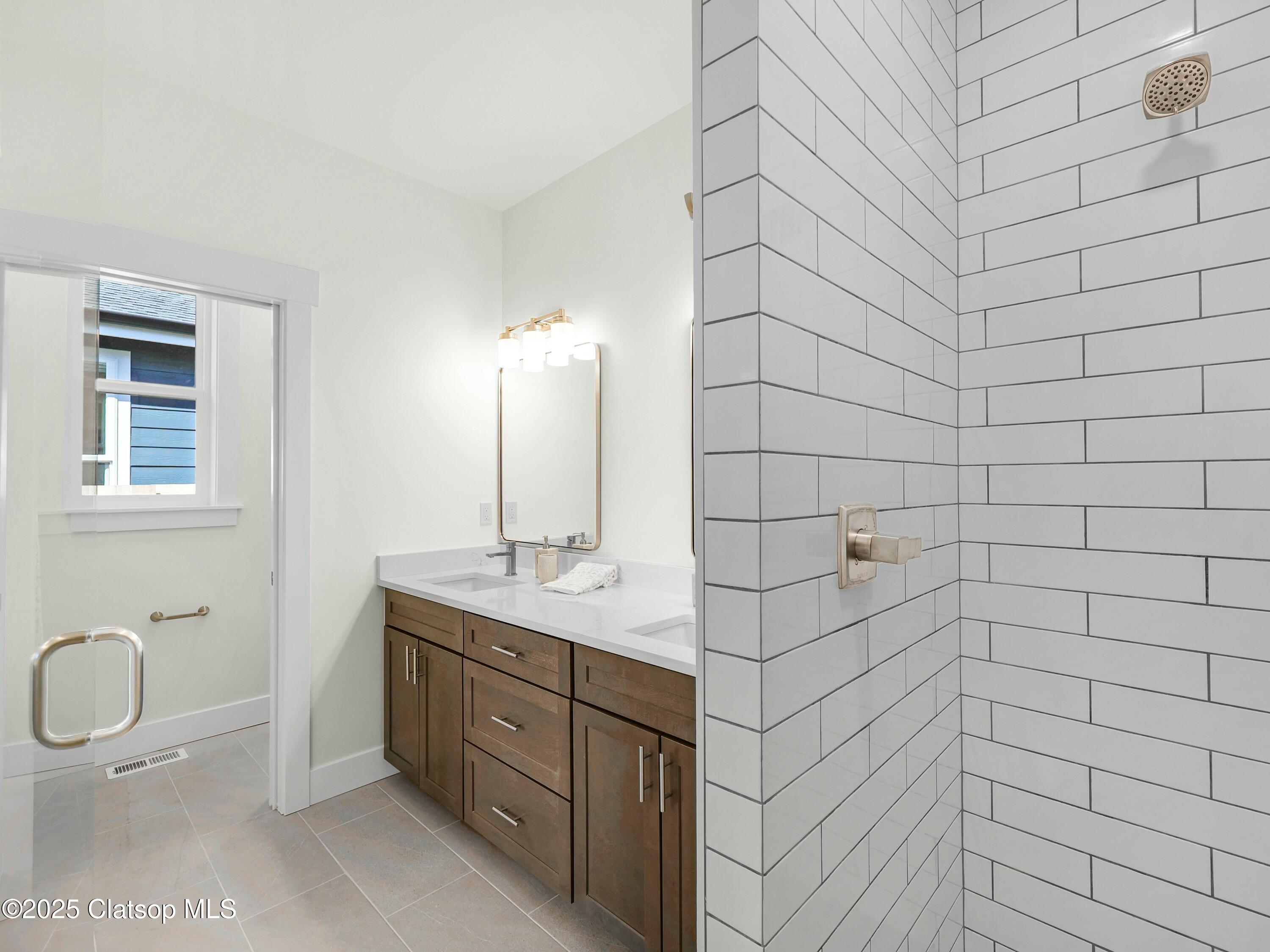 1386 Seabright Way Property Photo 25