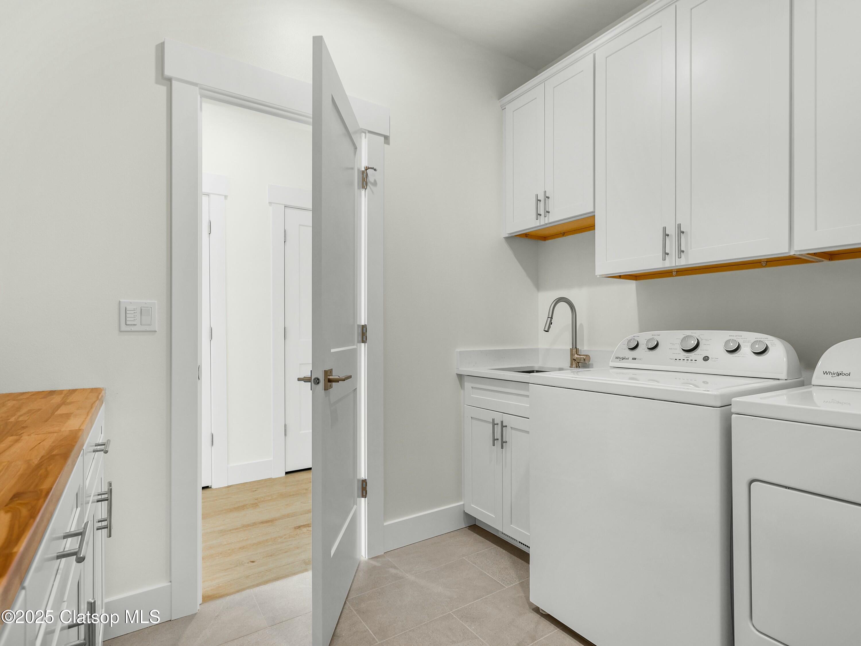 1386 Seabright Way Property Photo 28