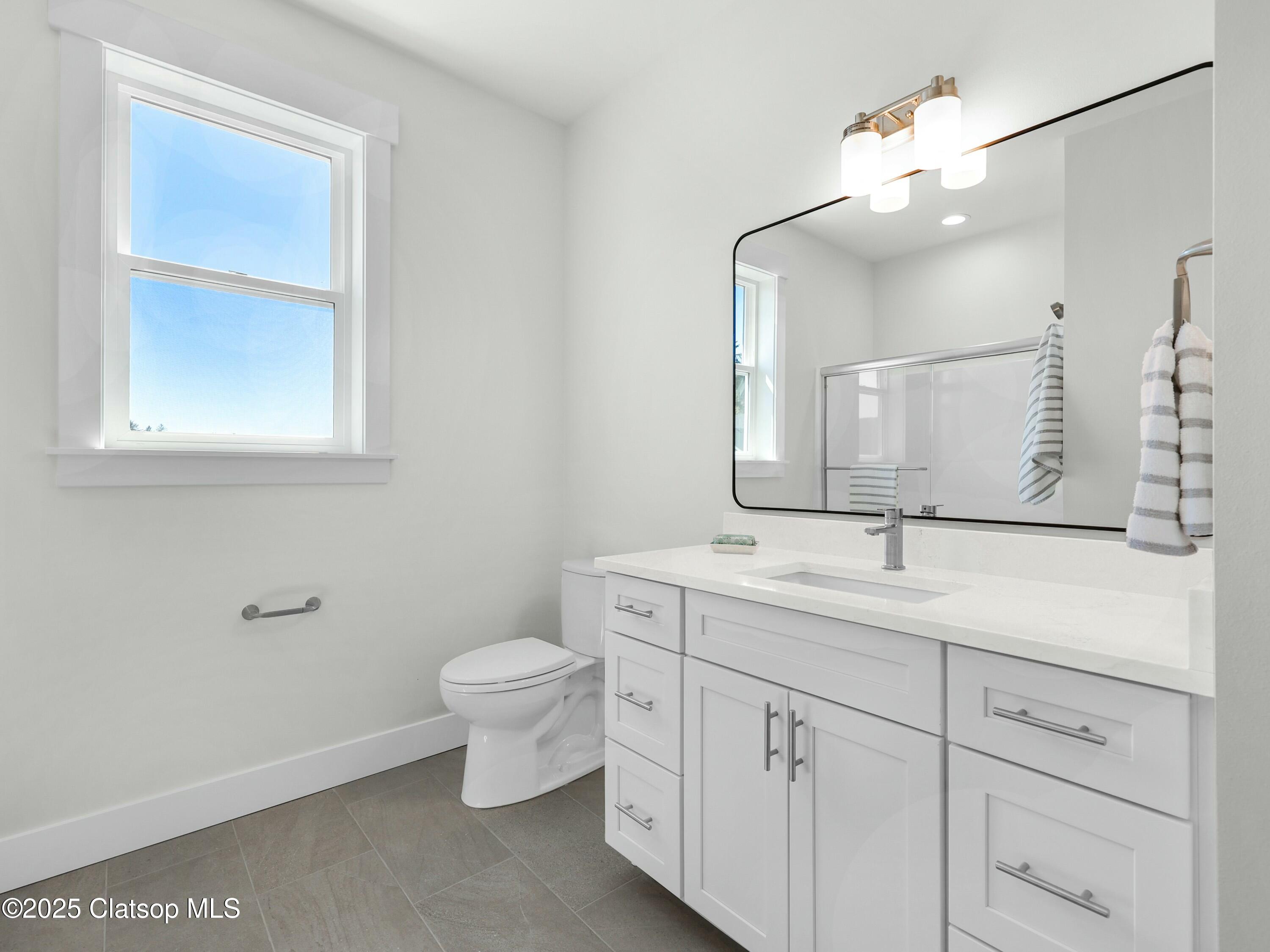 1386 Seabright Way Property Photo 32