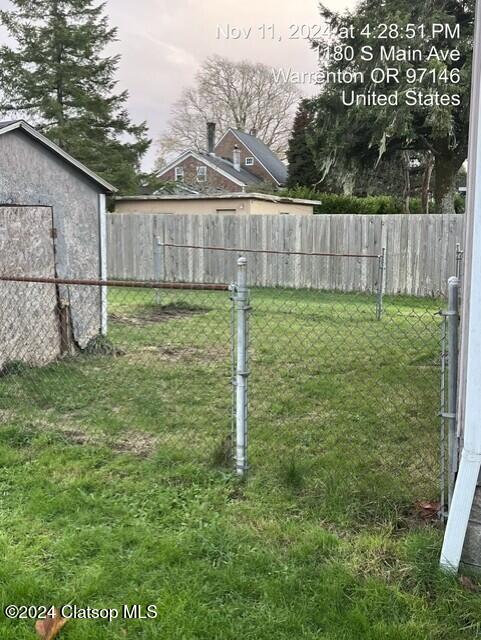 1196 S Main Avenue Property Photo 11