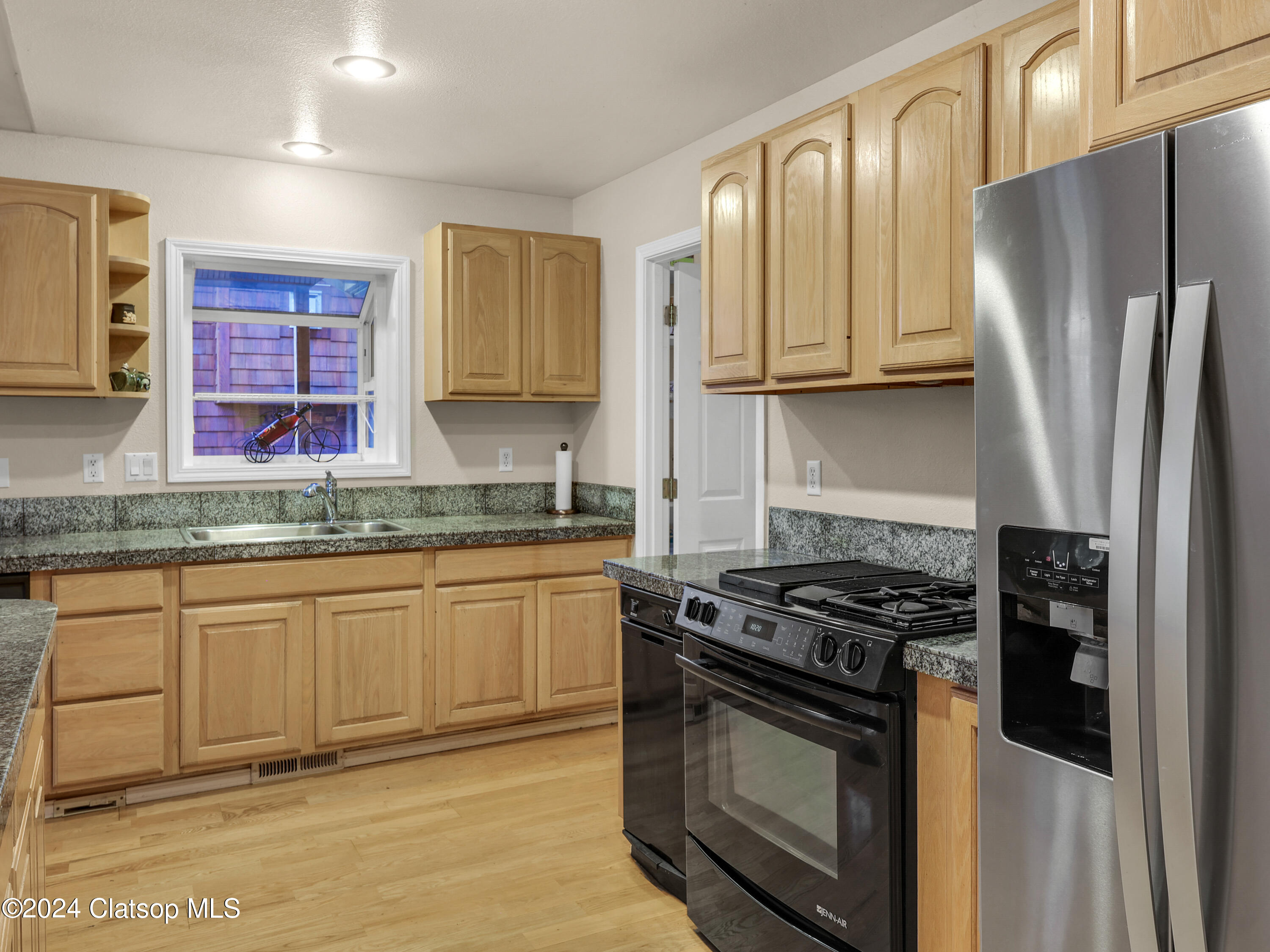 1655 S Spruce Street Property Photo 11