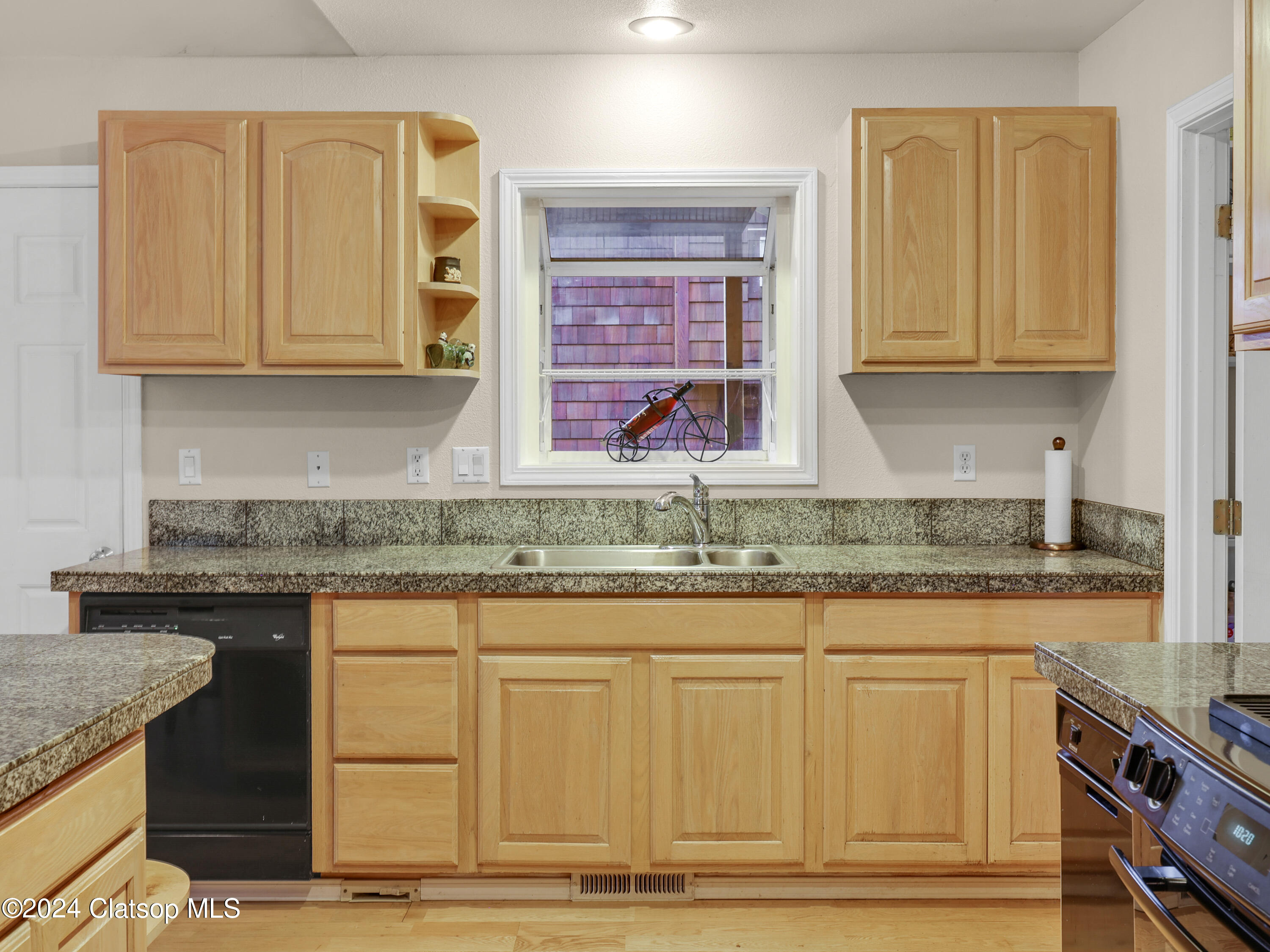 1655 S Spruce Street Property Photo 12