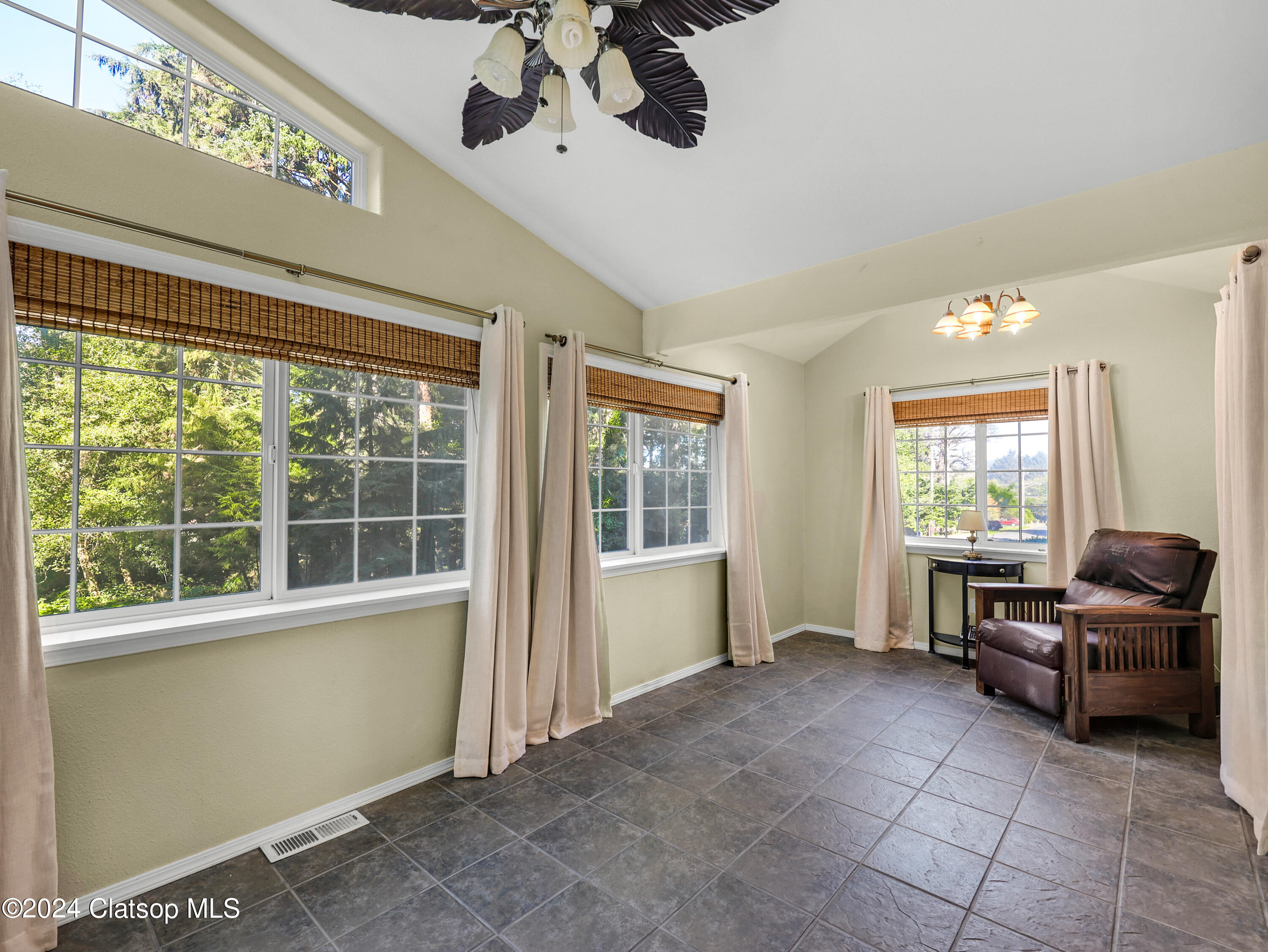 1655 S Spruce Street Property Photo 20