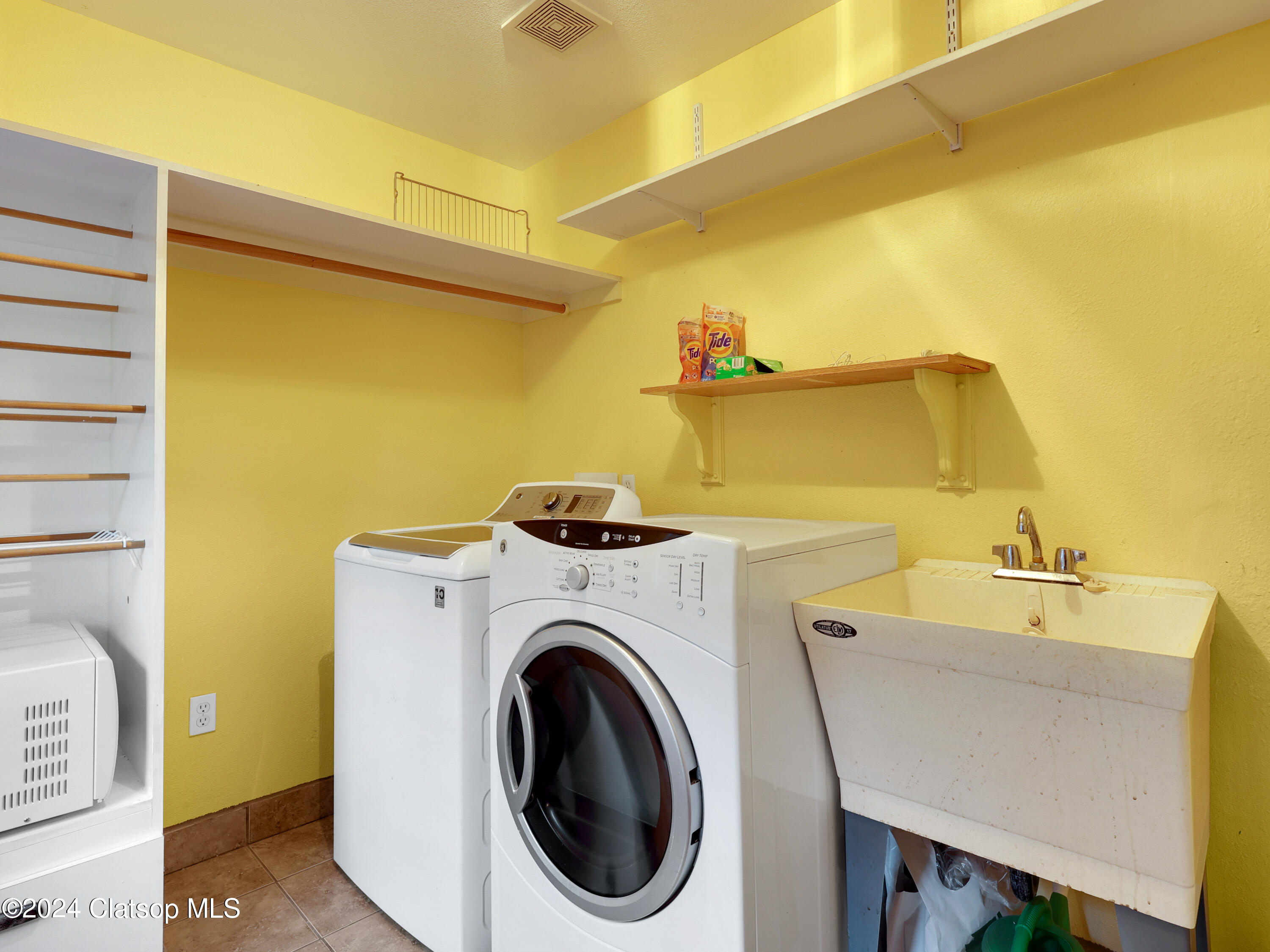 1655 S Spruce Street Property Photo 24