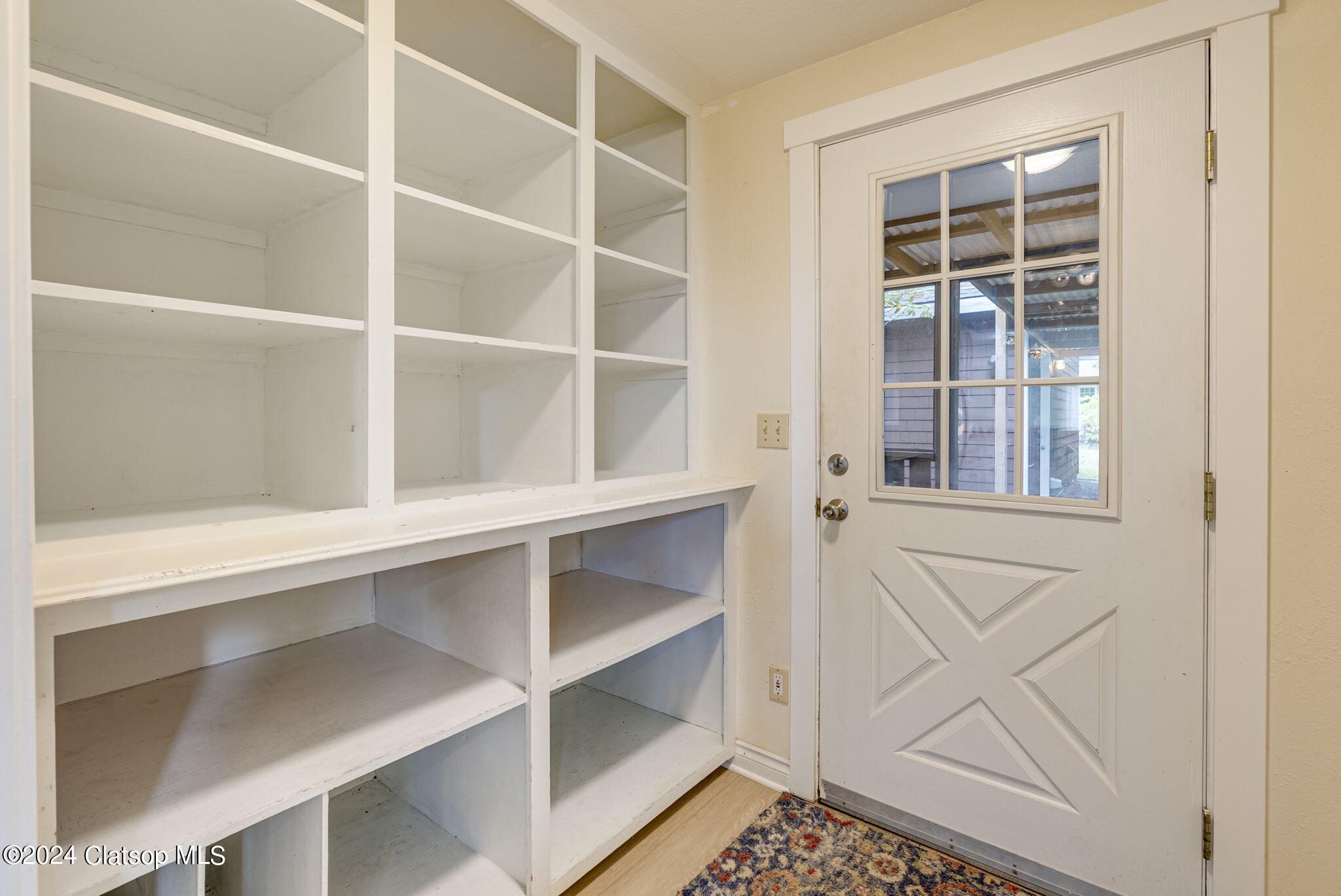 11015 Seamont Way Property Photo 14