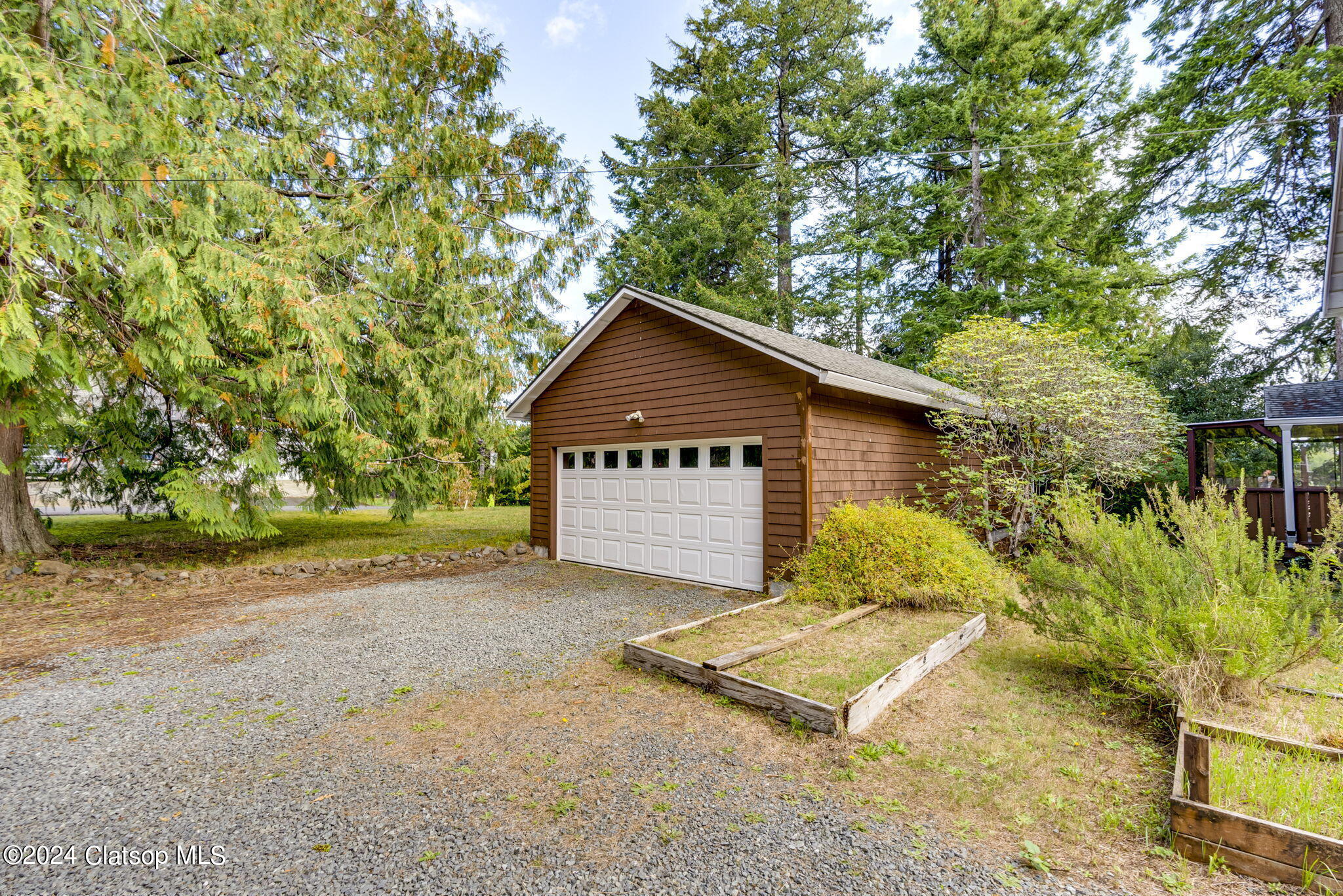 11015 Seamont Way Property Photo 33