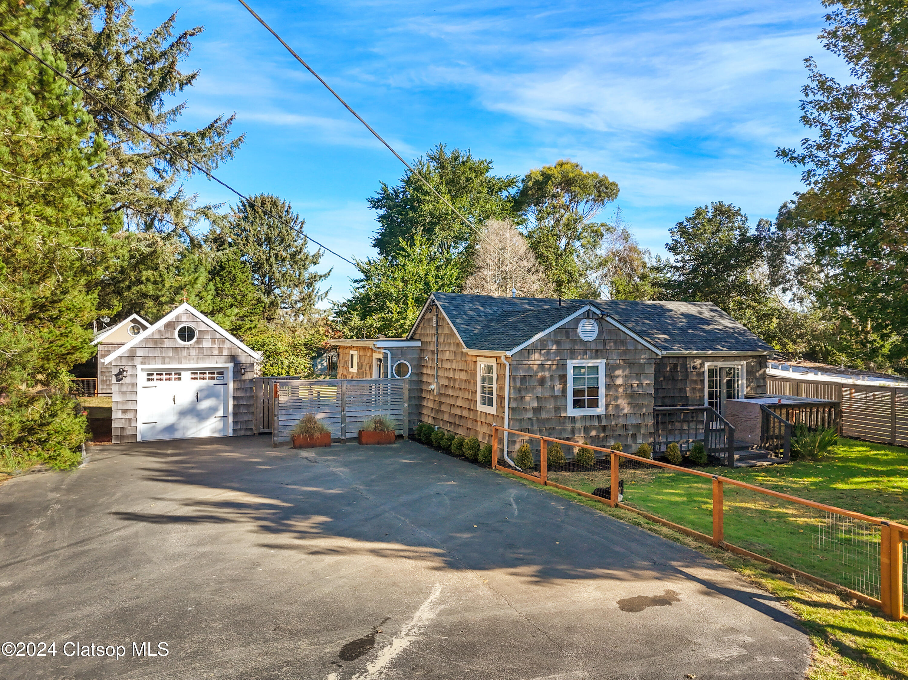 90481 Clark Road Property Photo 2