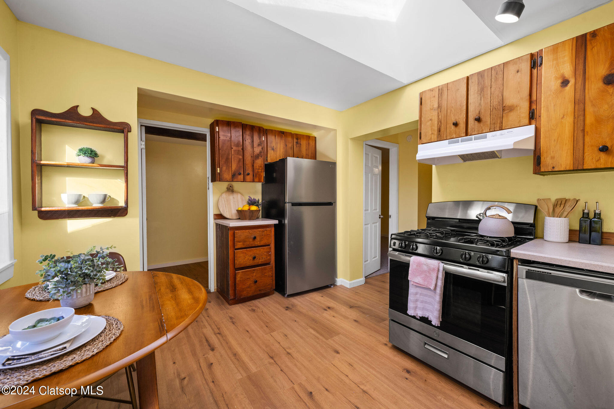 858 E Harbor Drive Property Photo 9