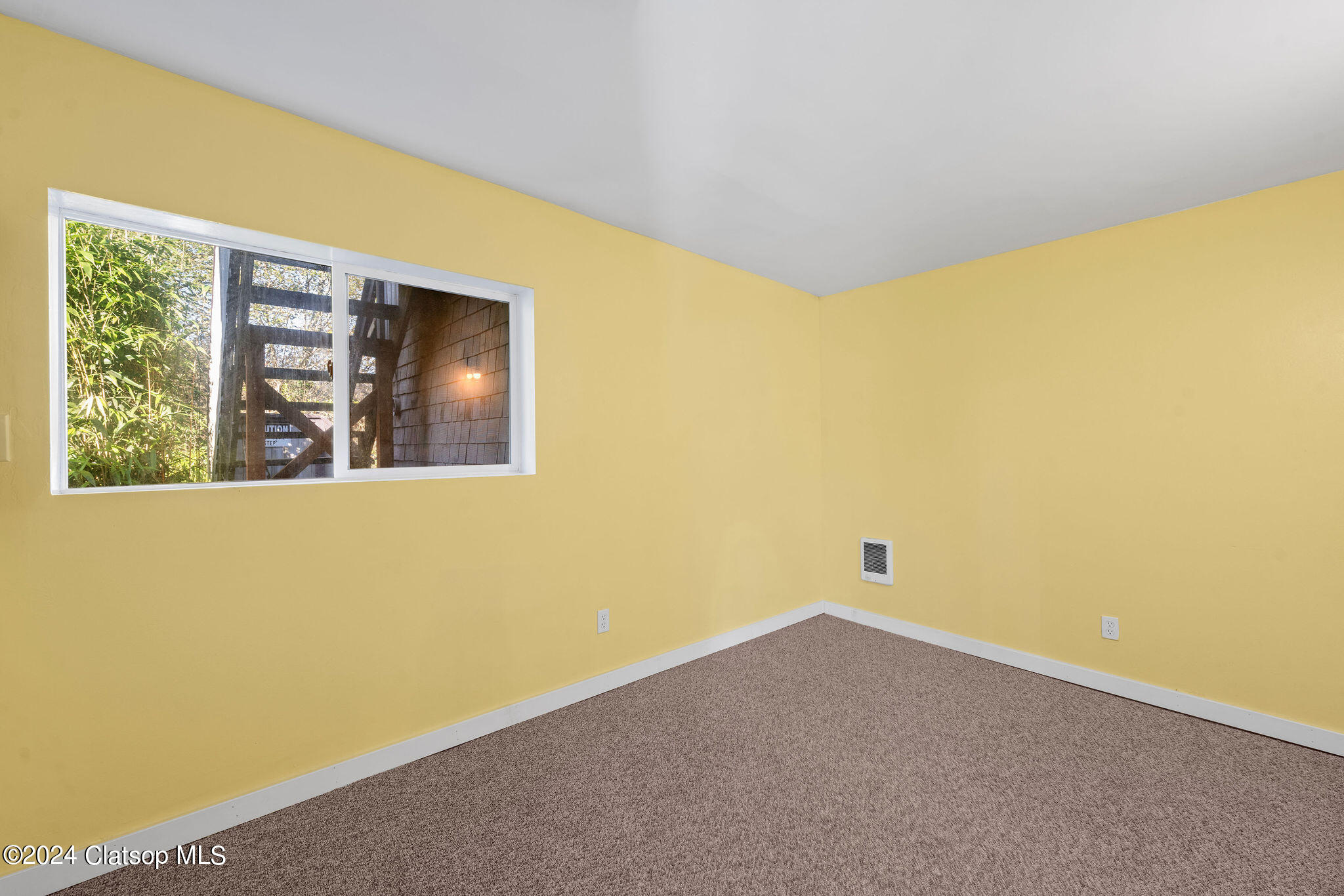 858 E Harbor Drive Property Photo 14