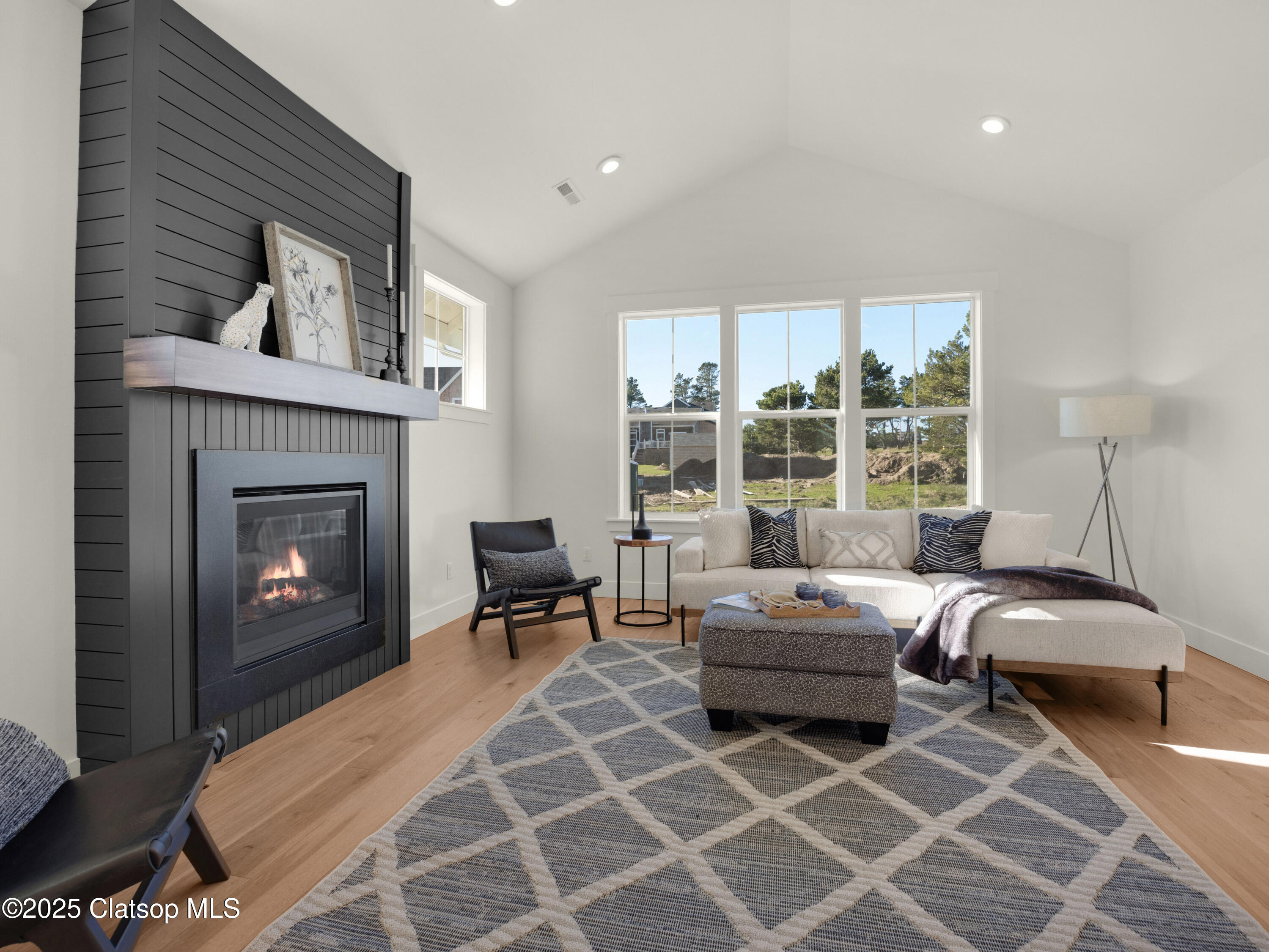 642 Meadow Lane Property Photo 3
