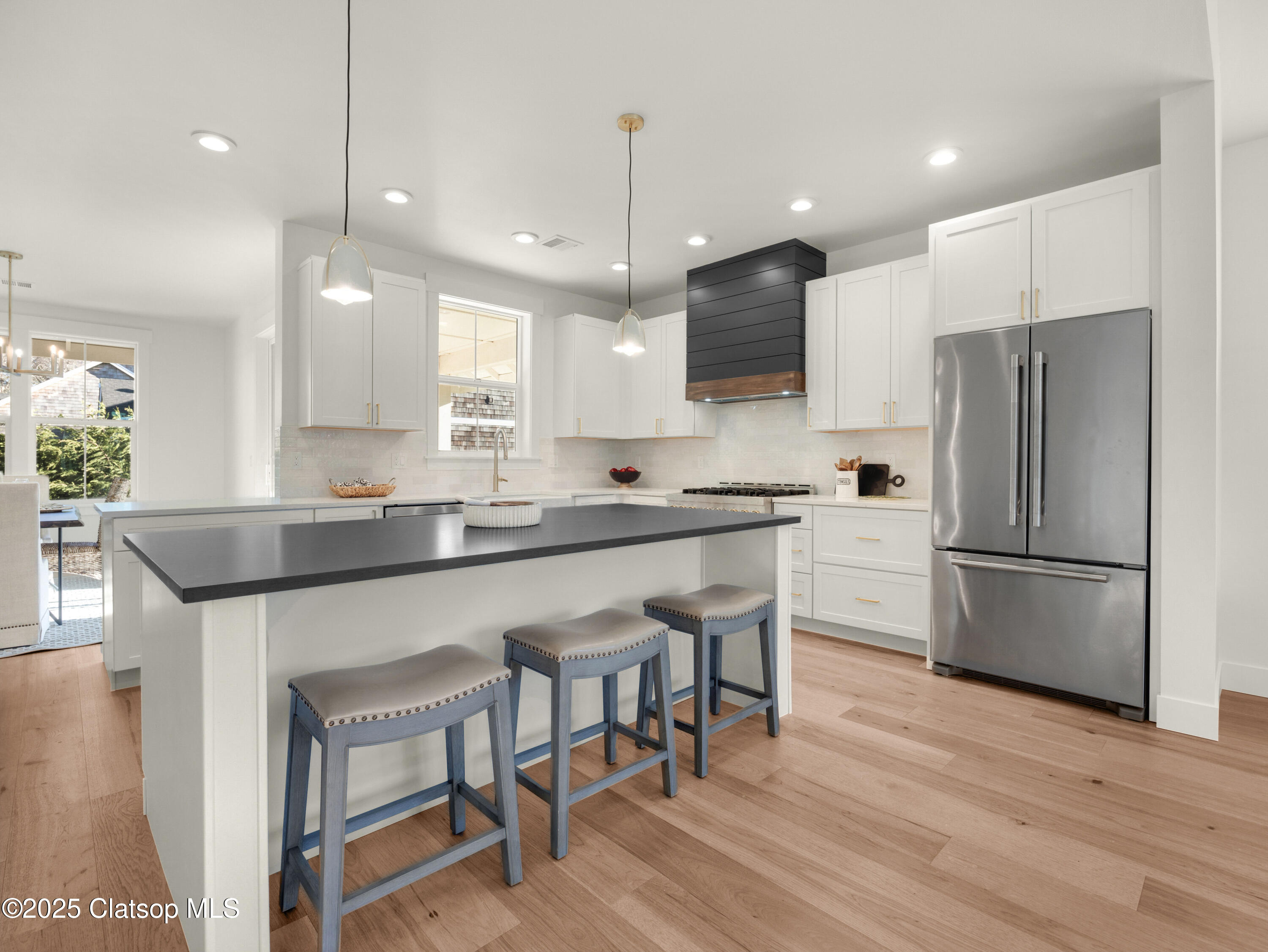642 Meadow Lane Property Photo 8