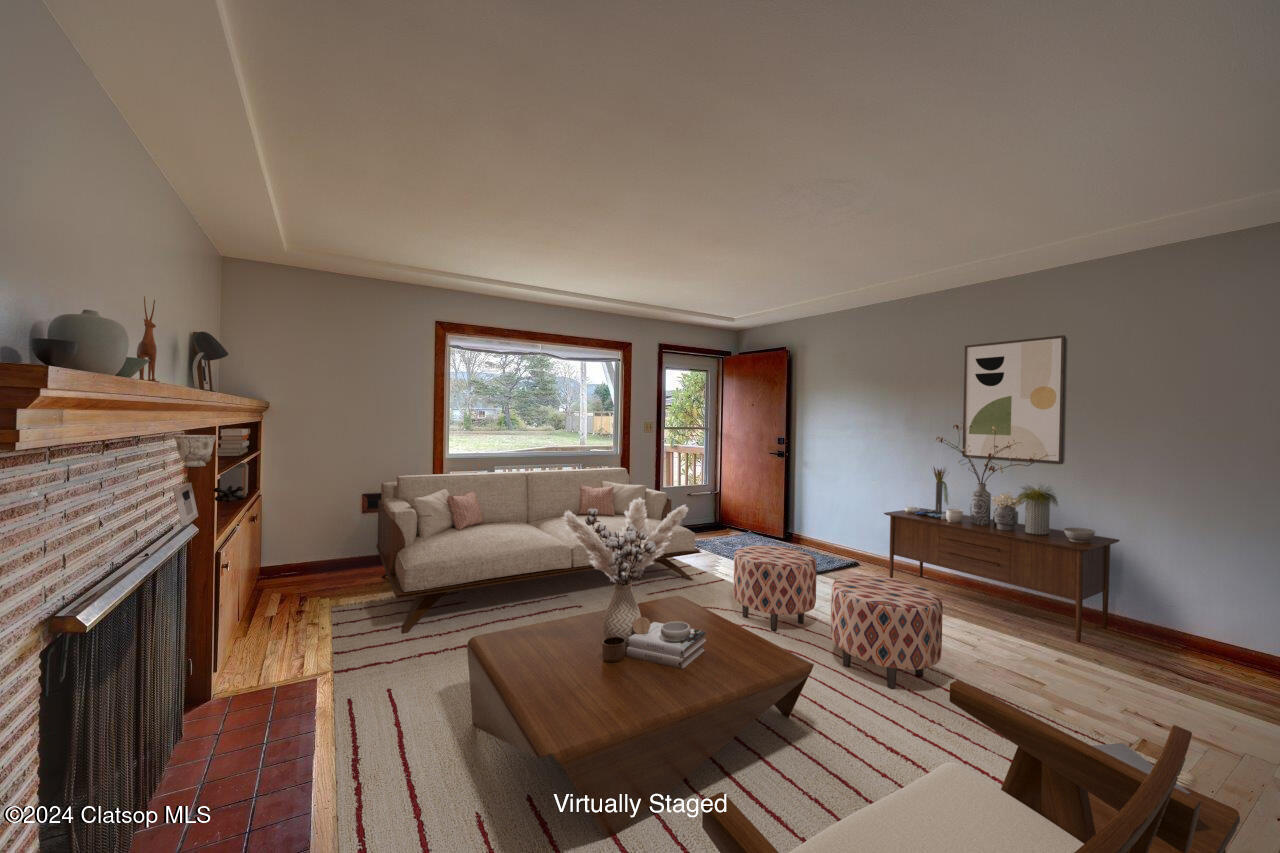436 S Franklin Property Photo 3
