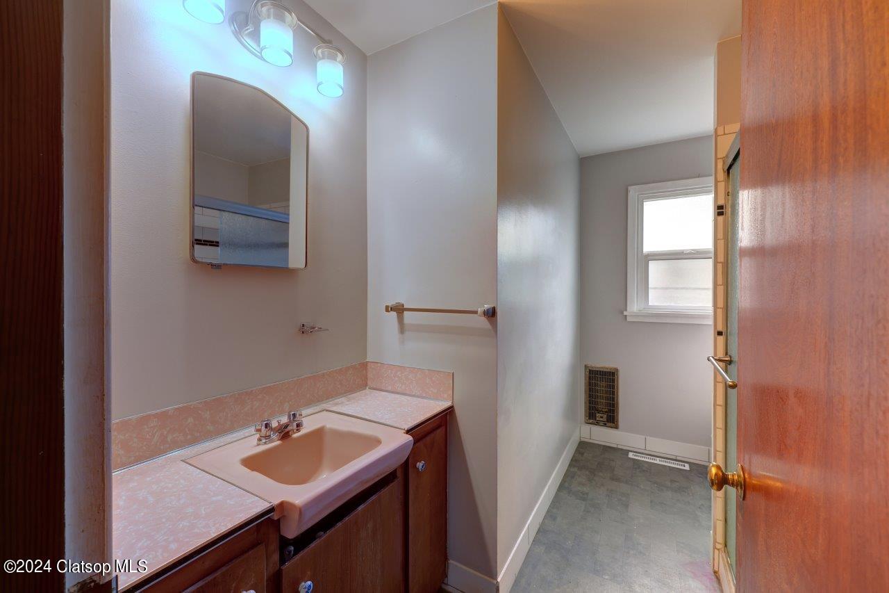 436 S Franklin Property Photo 18