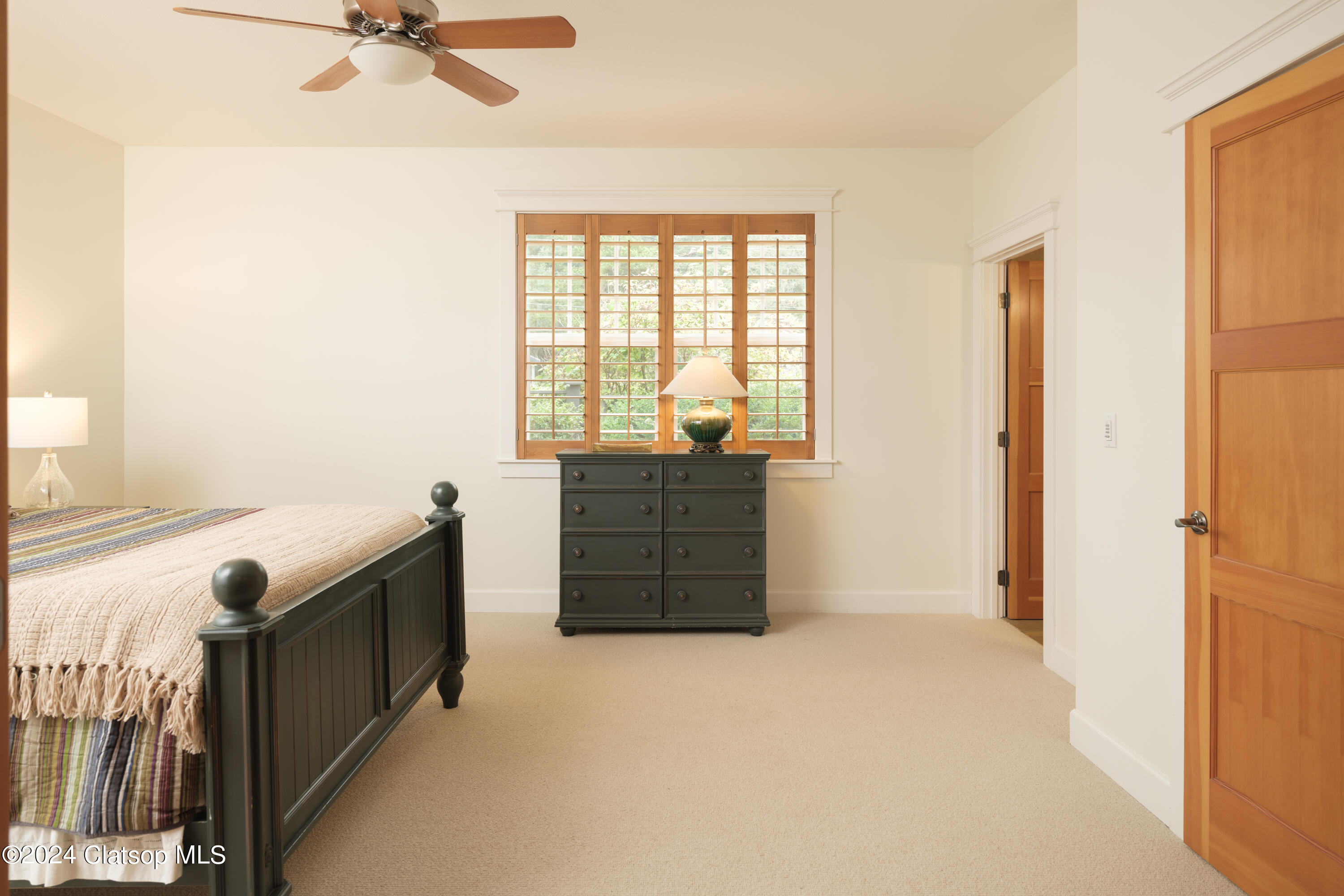 131 W Nebesna Street Property Photo 8