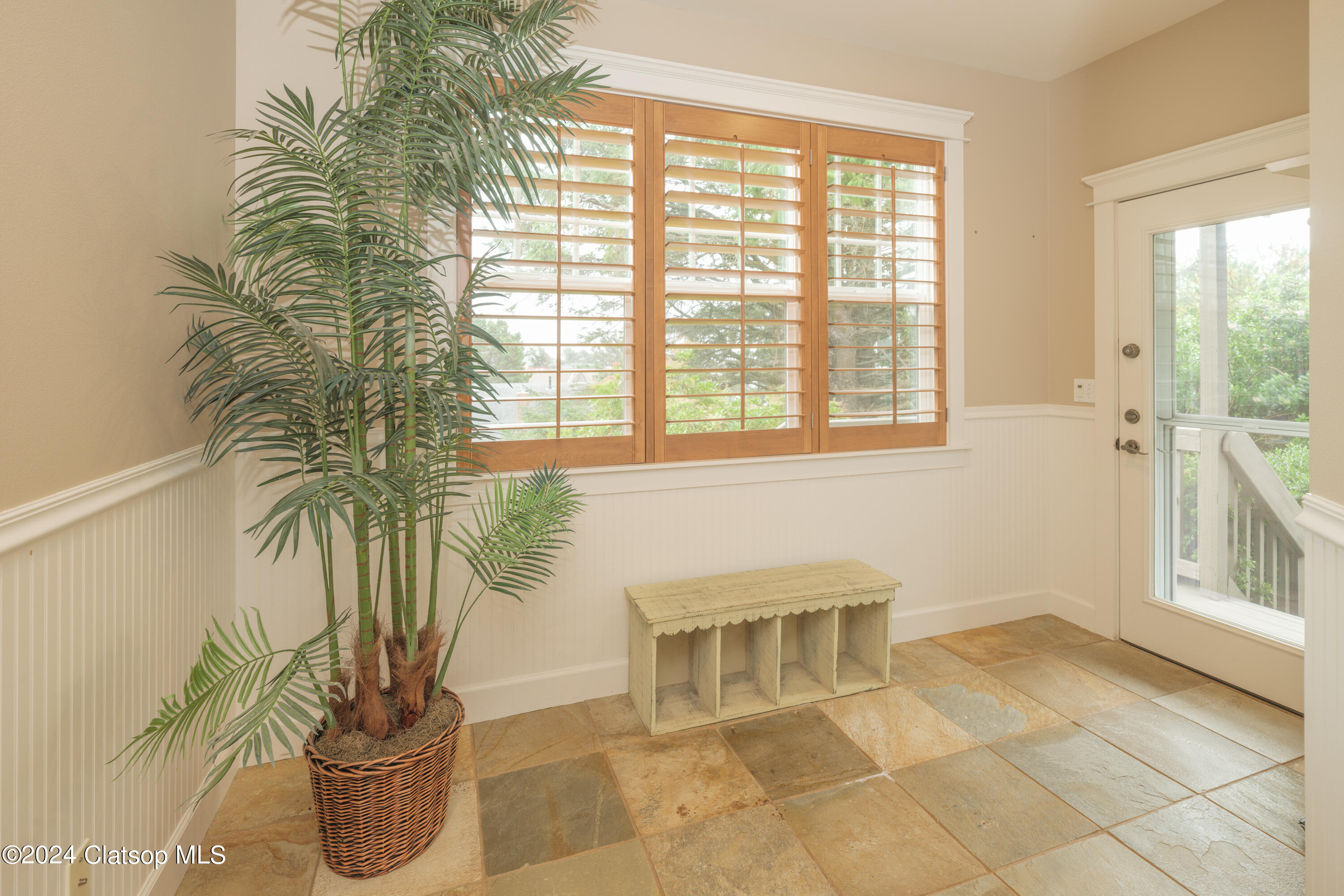 131 W Nebesna Street Property Photo 14