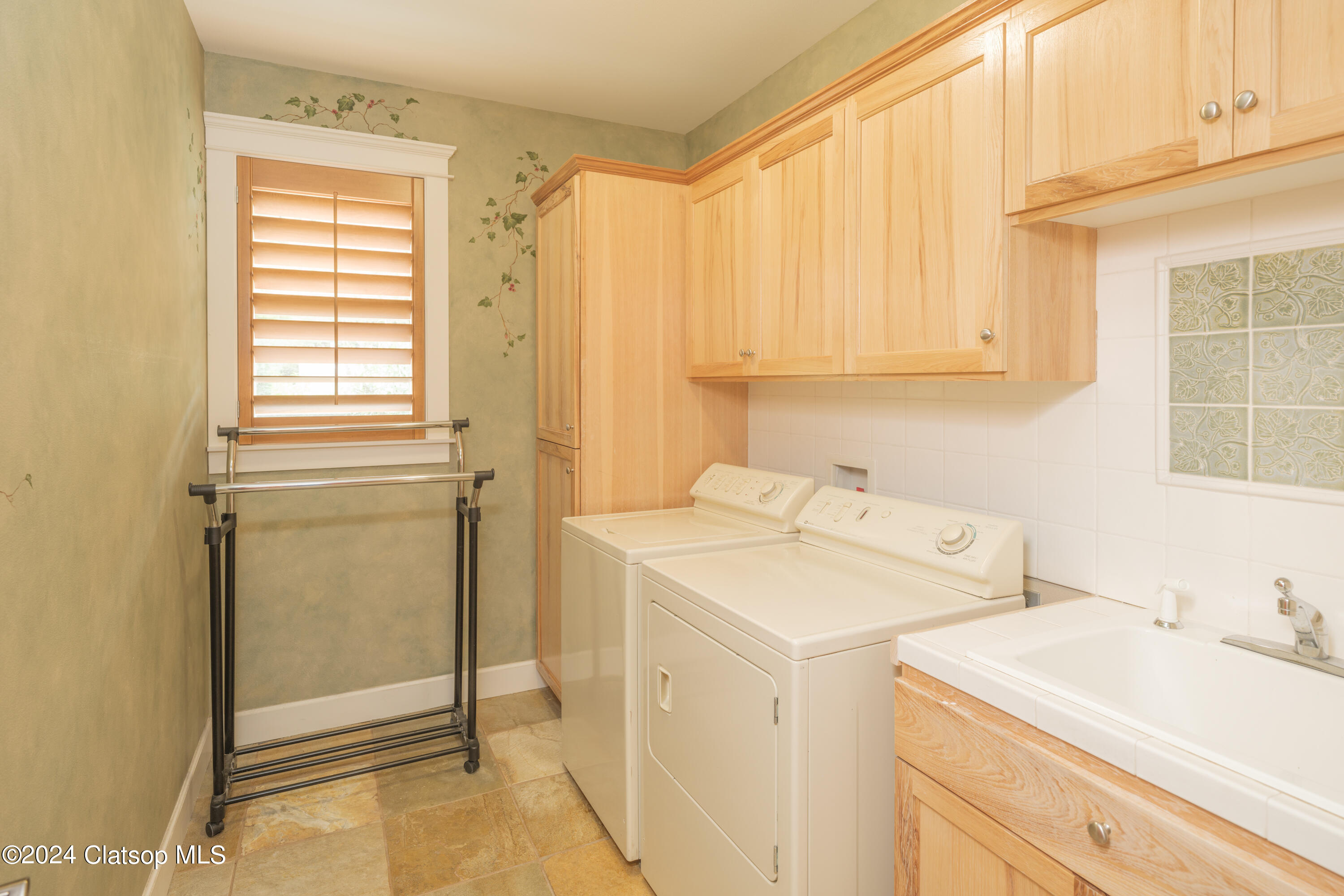 131 W Nebesna Street Property Photo 15
