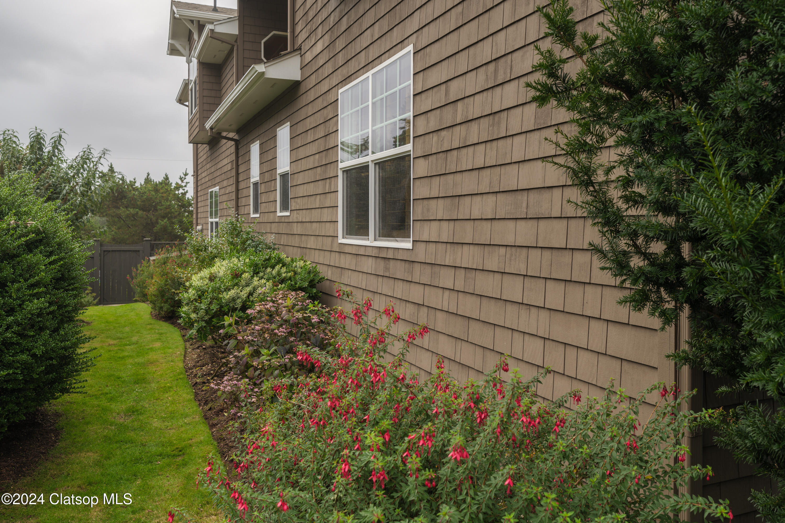 131 W Nebesna Street Property Photo 36