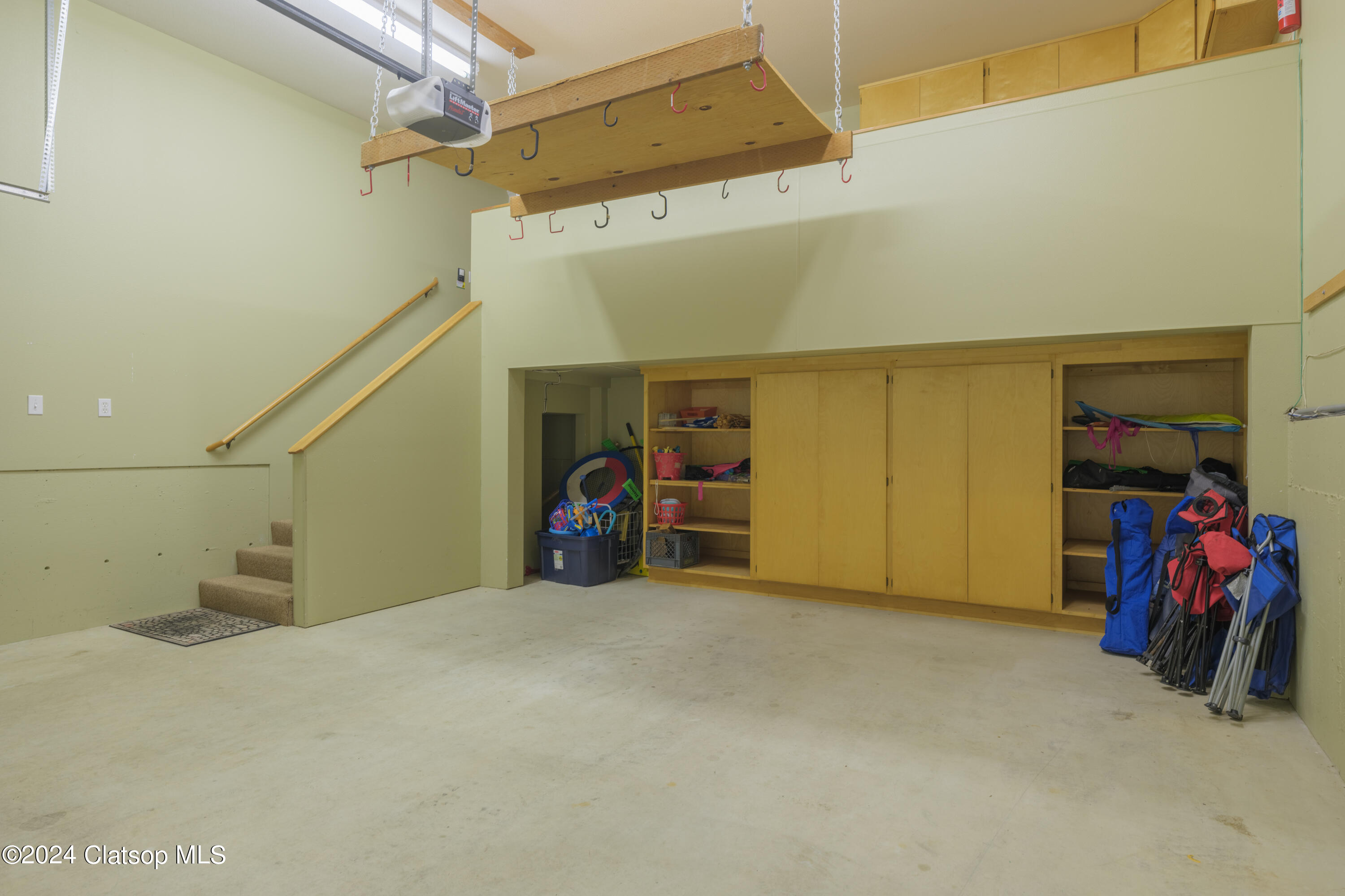 131 W Nebesna Street Property Photo 37