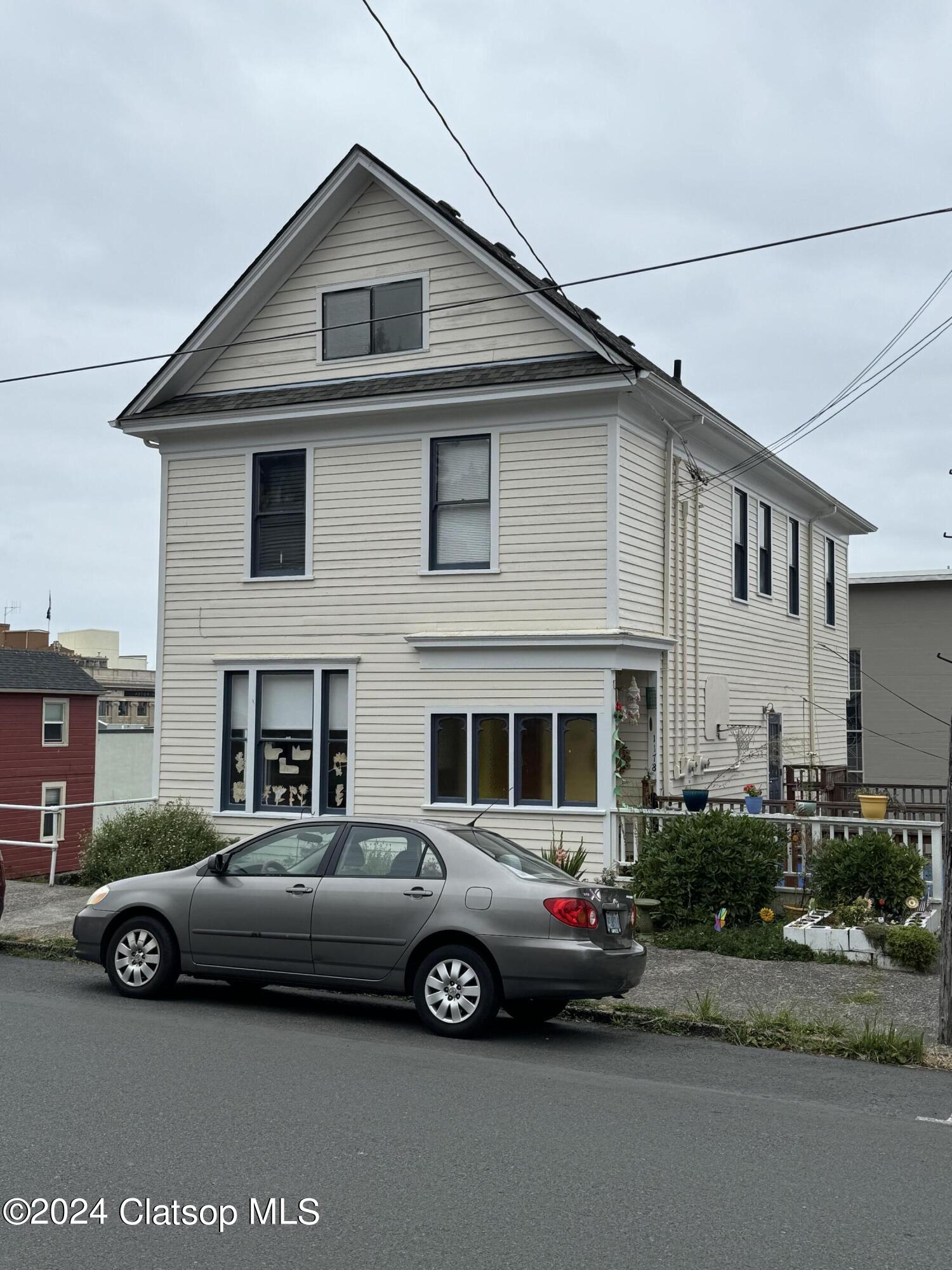1178 Franklin Avenue Property Photo 1